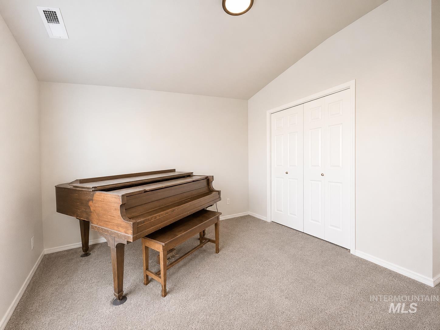 11154 W Peterborough St, Nampa, Idaho 83651, 4 Bedrooms, 2 Bathrooms, Residential For Sale, Price $430,000,MLS 98991584