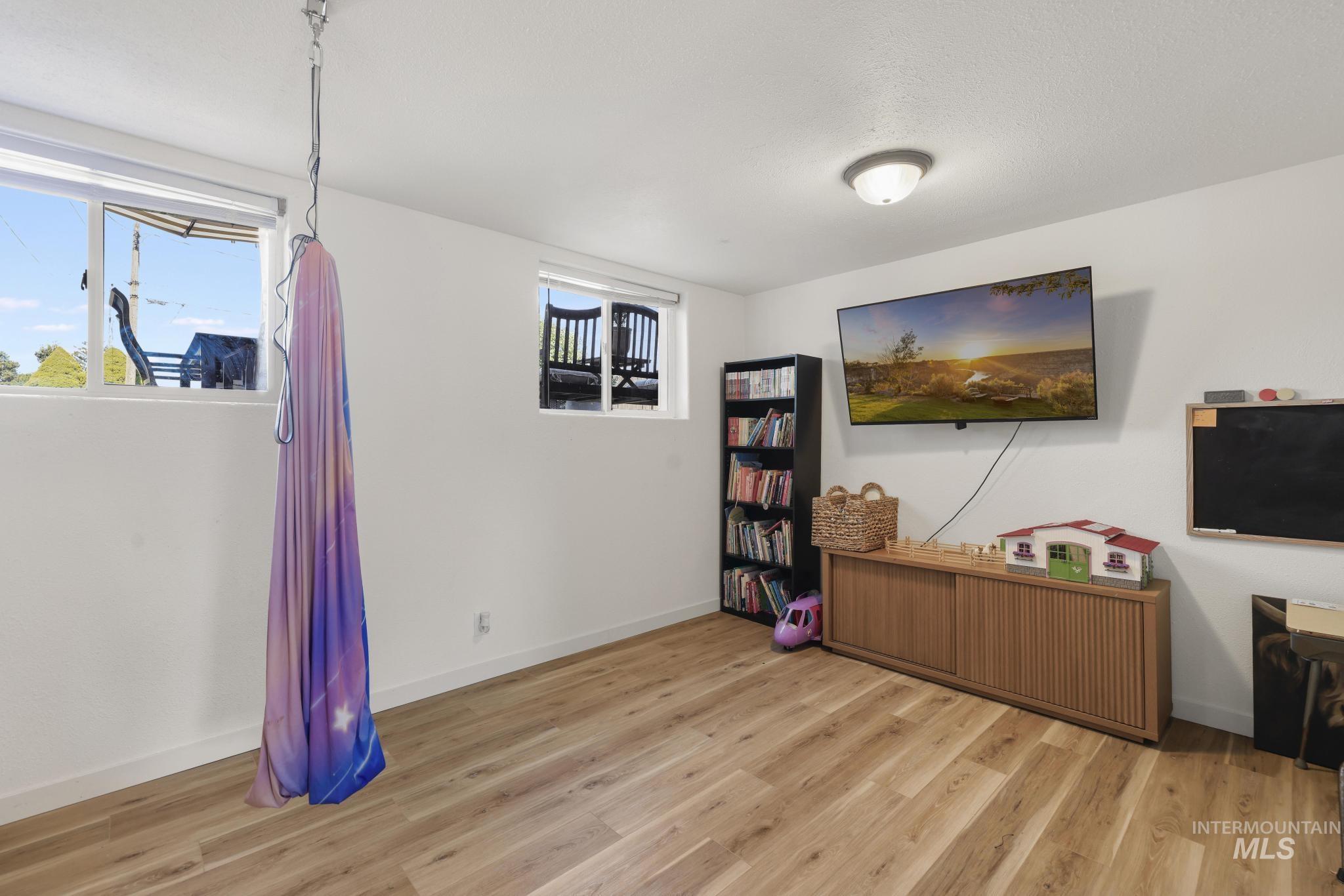 771 El Monte St., Twin Falls, Idaho 83301, 4 Bedrooms, 2 Bathrooms, Residential For Sale, Price $359,900,MLS 98991588