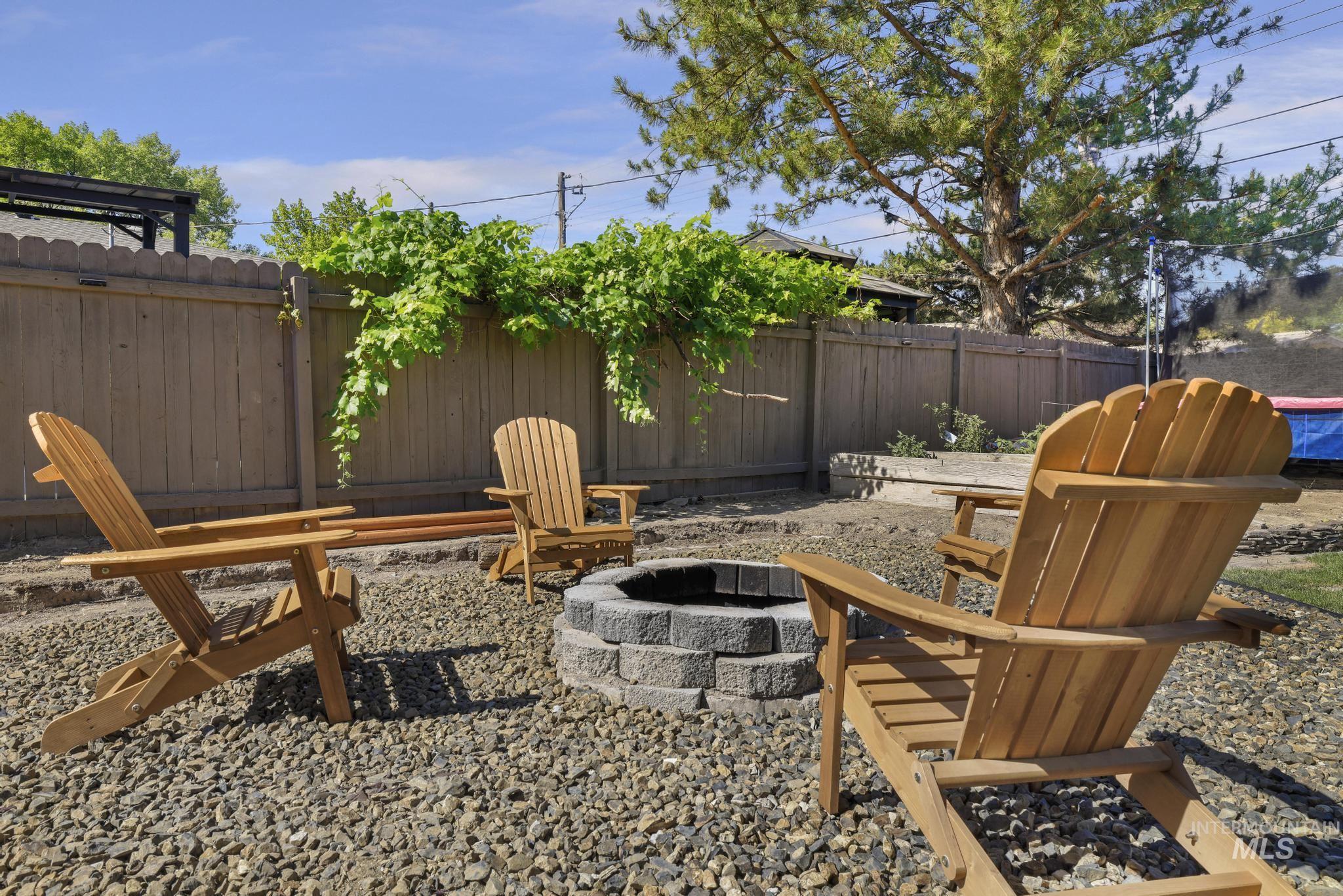 771 El Monte St., Twin Falls, Idaho 83301, 4 Bedrooms, 2 Bathrooms, Residential For Sale, Price $359,900,MLS 98991588