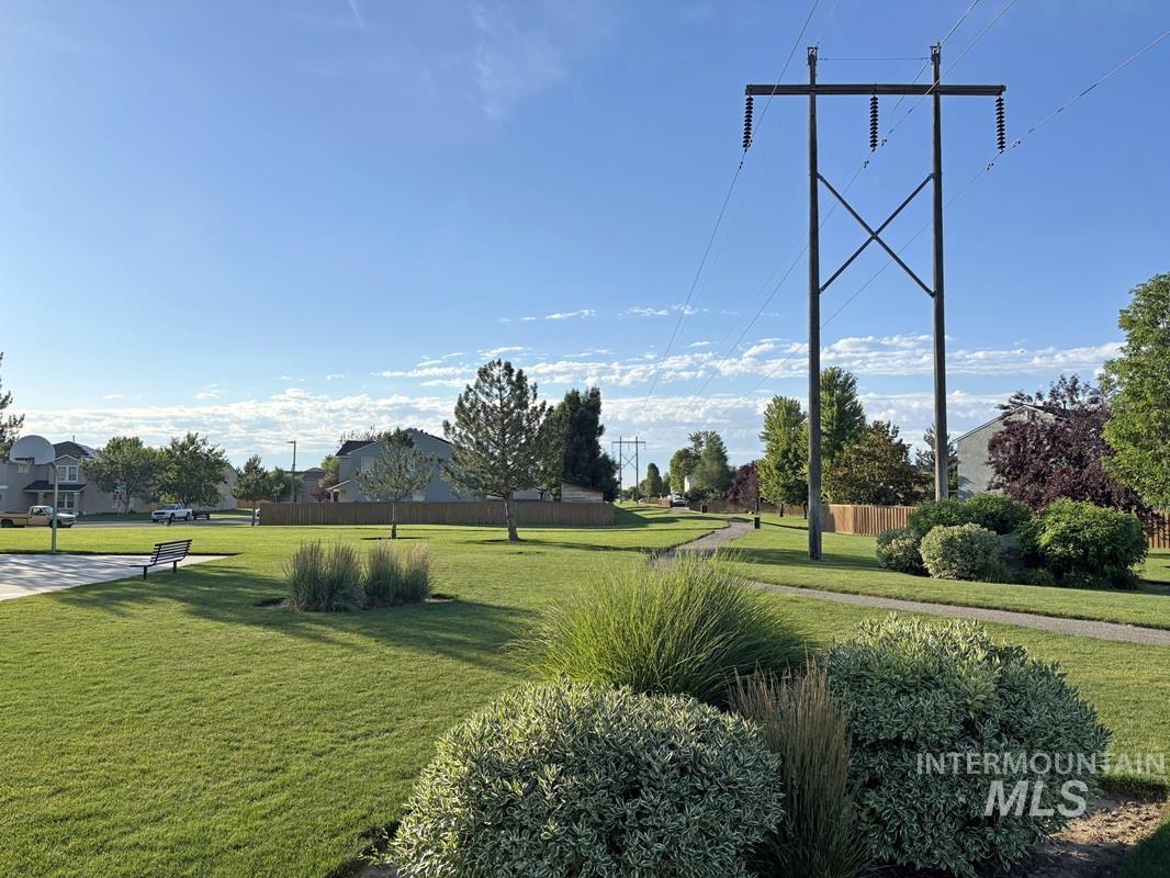118 Parkland Way, Caldwell, Idaho 83605, 5 Bedrooms, 2.5 Bathrooms, Residential For Sale, Price $379,900,MLS 98991592