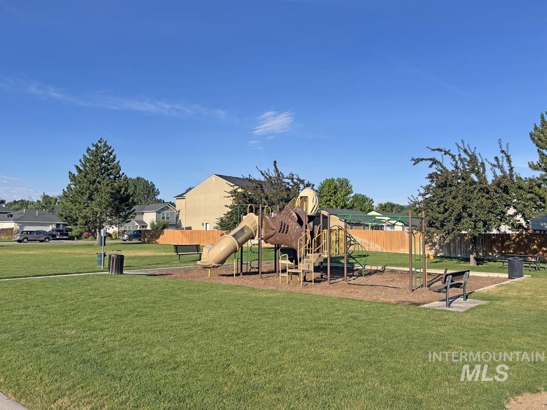 118 Parkland Way, Caldwell, Idaho 83605, 5 Bedrooms, 2.5 Bathrooms, Residential For Sale, Price $379,900,MLS 98991592