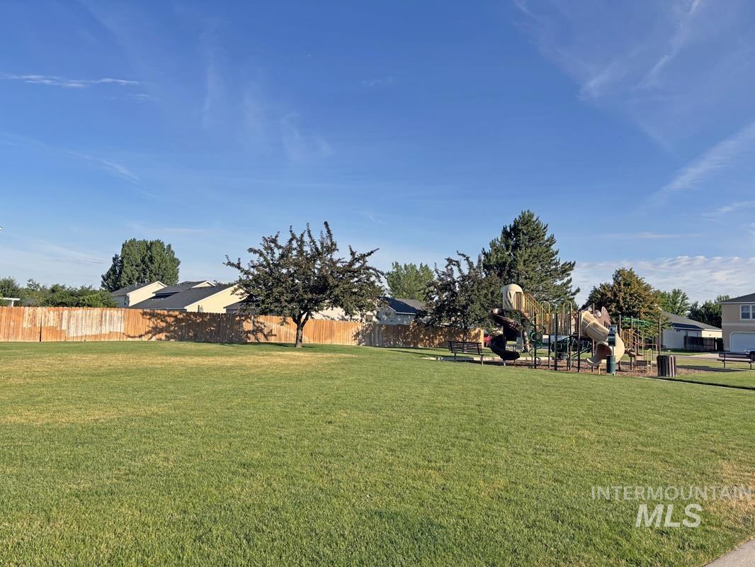 118 Parkland Way, Caldwell, Idaho 83605, 5 Bedrooms, 2.5 Bathrooms, Residential For Sale, Price $379,900,MLS 98991592