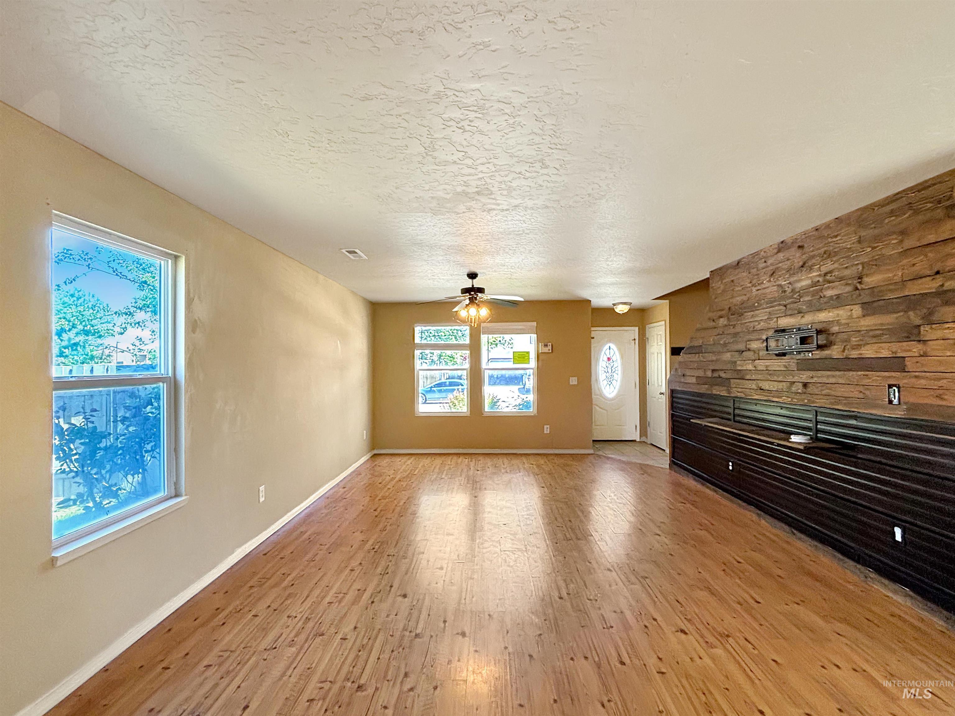 118 Parkland Way, Caldwell, Idaho 83605, 5 Bedrooms, 2.5 Bathrooms, Residential For Sale, Price $379,900,MLS 98991592