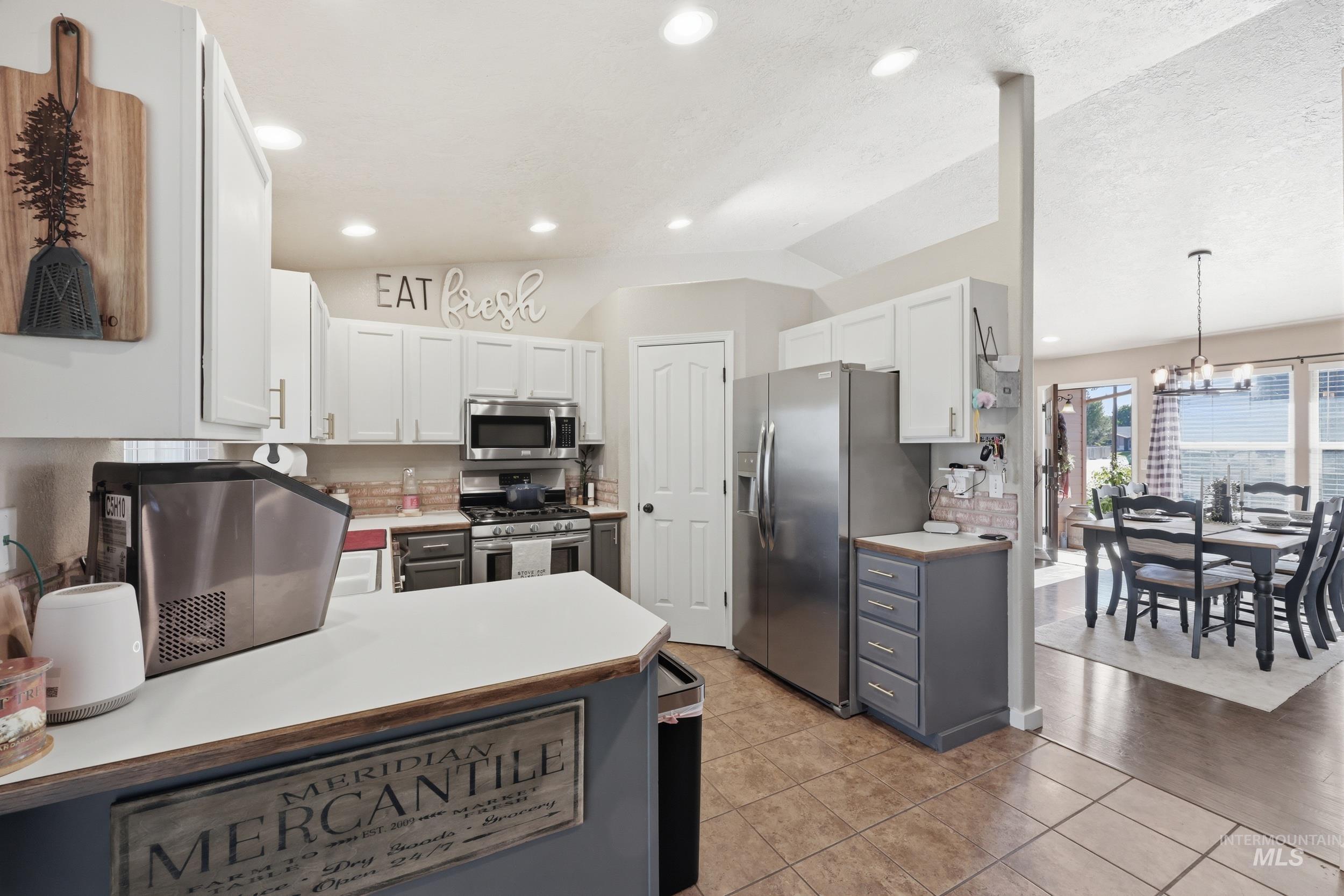 1317 N Shreveport, Meridian, Idaho 83642, 3 Bedrooms, 2 Bathrooms, Residential For Sale, Price $430,000,MLS 98991593