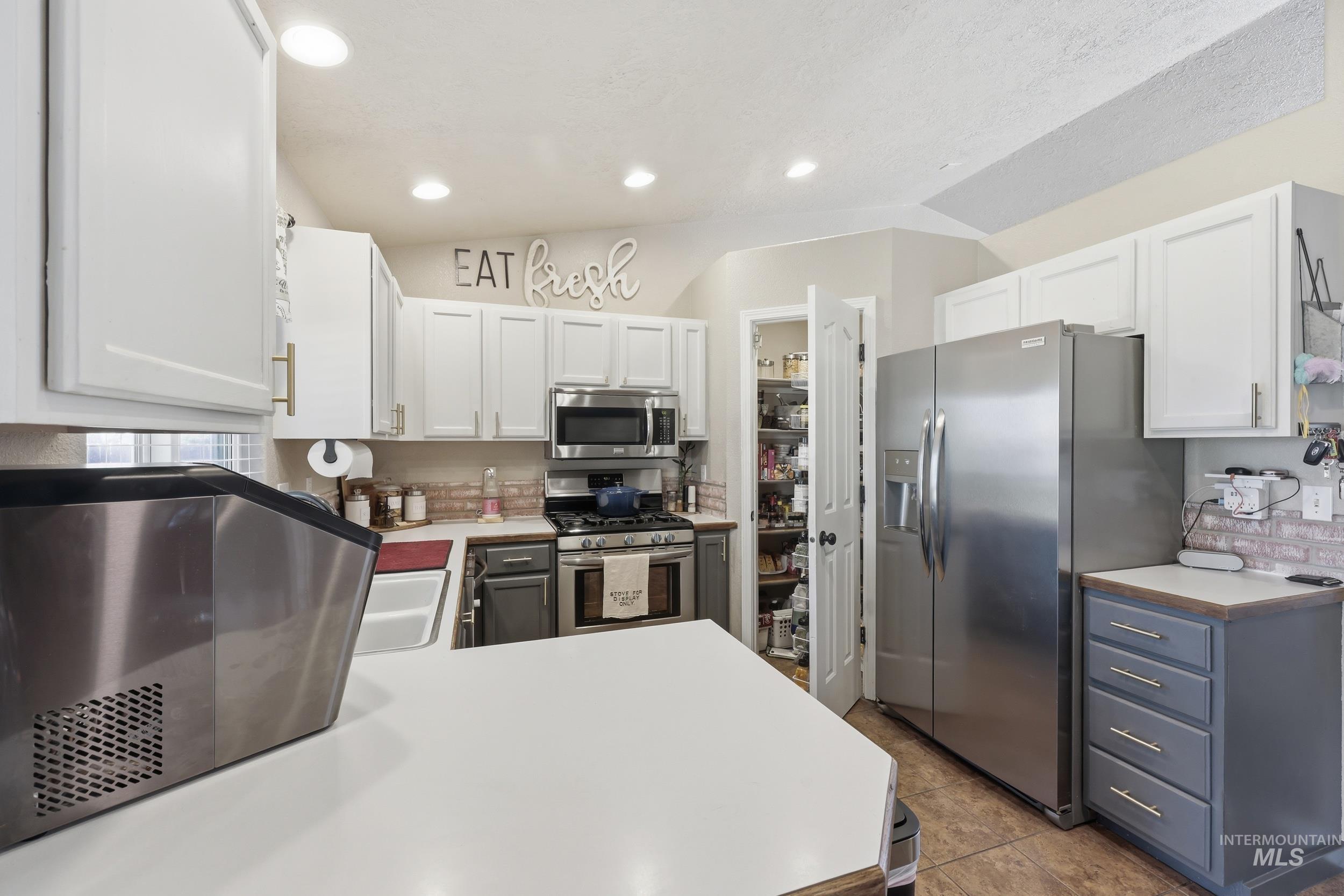 1317 N Shreveport, Meridian, Idaho 83642, 3 Bedrooms, 2 Bathrooms, Residential For Sale, Price $430,000,MLS 98991593