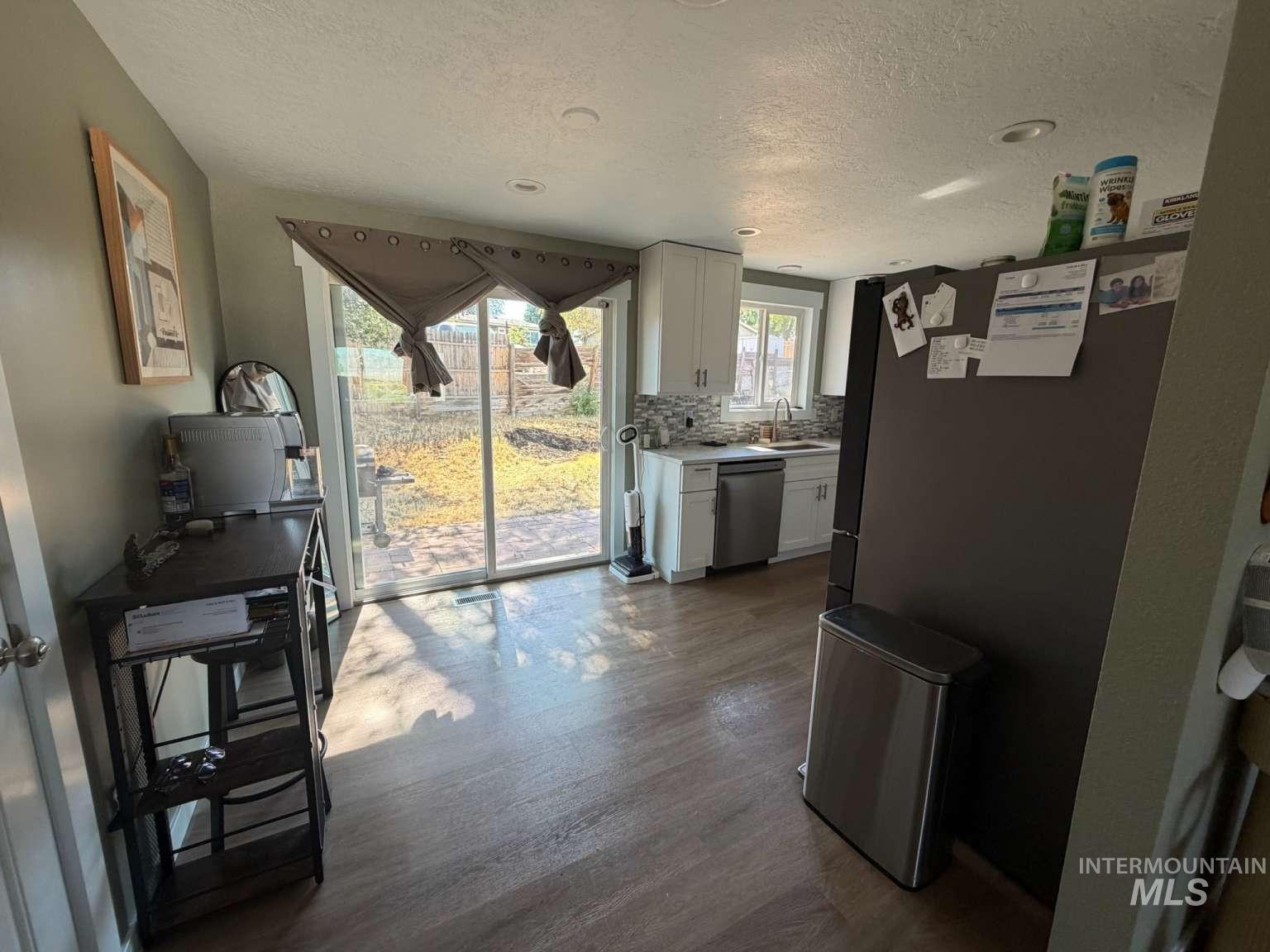 9951 W Fox Ridge Dr, Boise, Idaho 83709, 3 Bedrooms, 1 Bathroom, Residential For Sale, Price $394,900,MLS 98991596