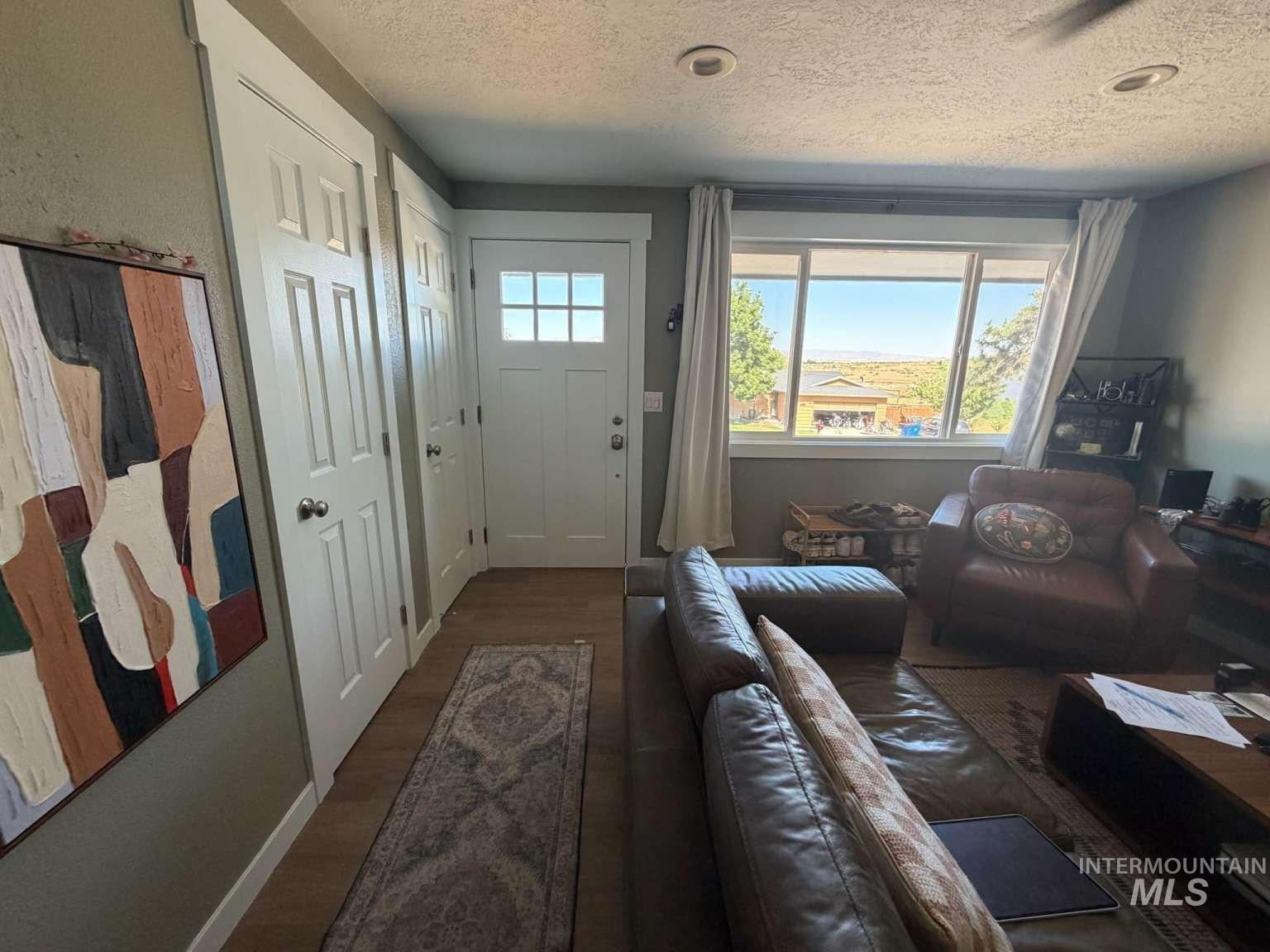 9951 W Fox Ridge Dr, Boise, Idaho 83709, 3 Bedrooms, 1 Bathroom, Residential For Sale, Price $394,900,MLS 98991596
