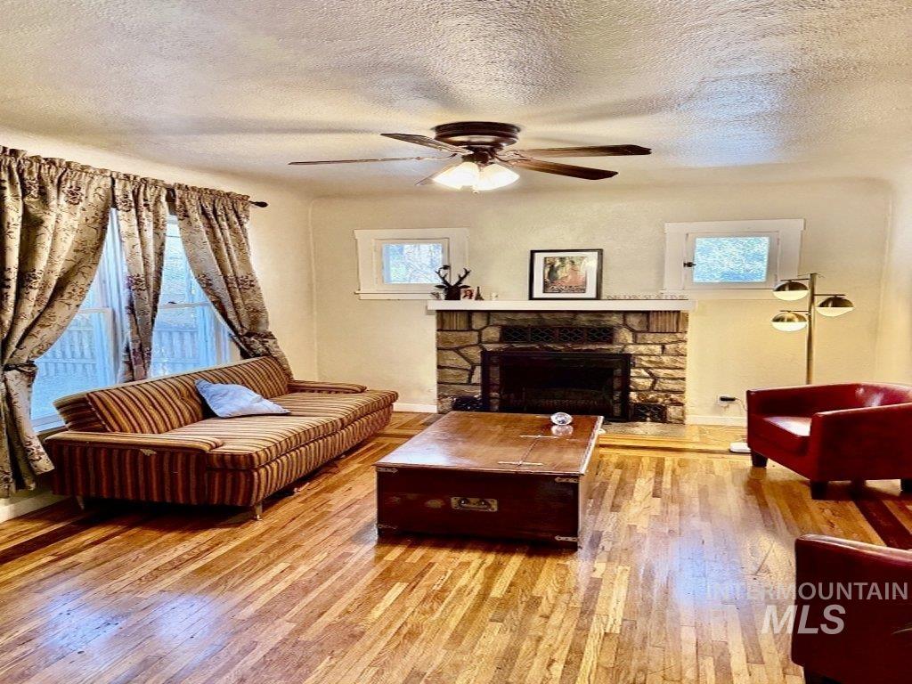 3605 W Morris Hill Rd, Boise, Idaho 83706, 2 Bedrooms, 1 Bathroom, Residential For Sale, Price $489,000,MLS 98991598