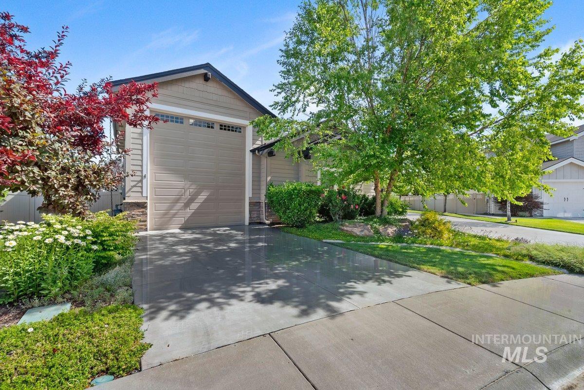 3820 W Daphne, Meridian, Idaho 83646, 7 Bedrooms, 3 Bathrooms, Residential For Sale, Price $899,900,MLS 98991601