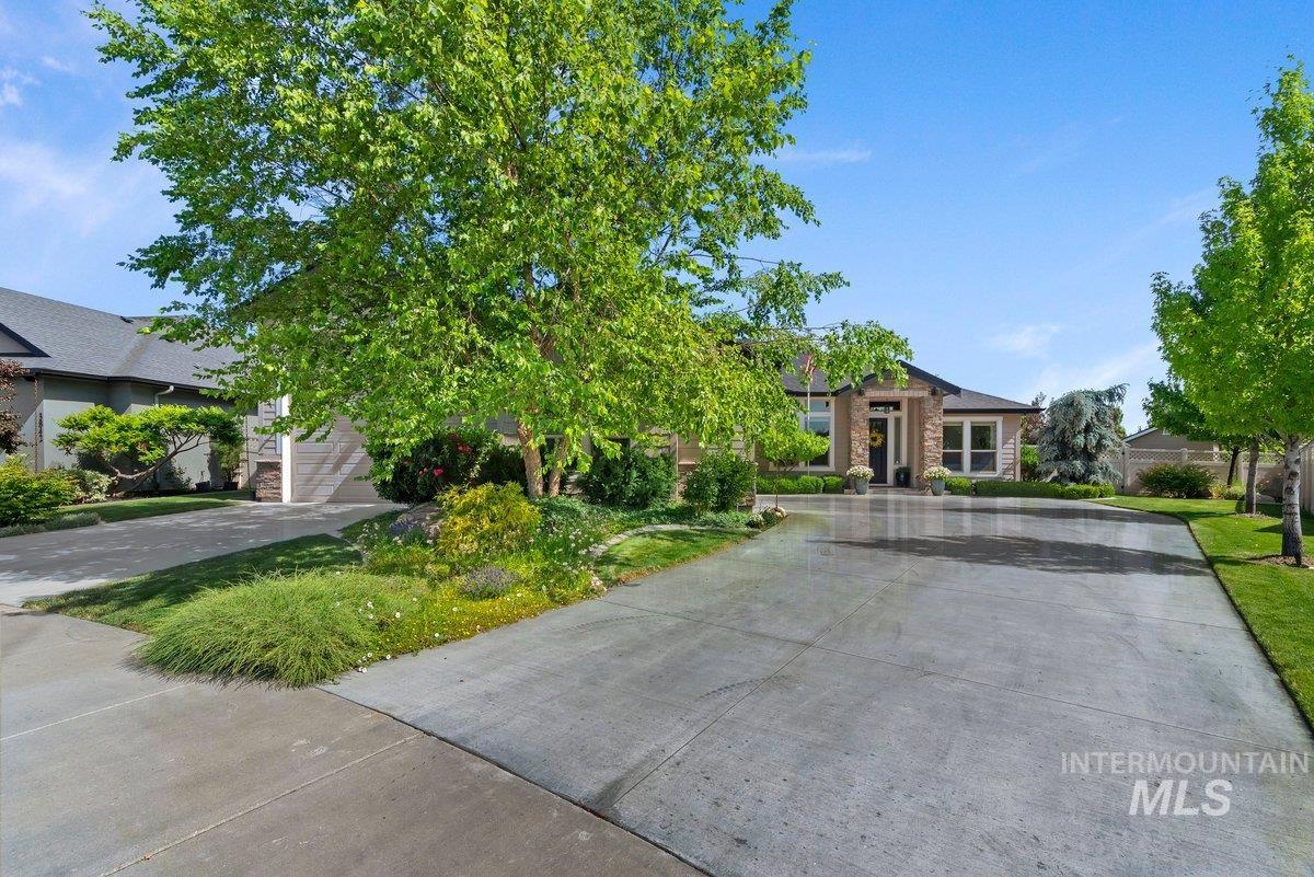 3820 W Daphne, Meridian, Idaho 83646, 7 Bedrooms, 3 Bathrooms, Residential For Sale, Price $899,900,MLS 98991601