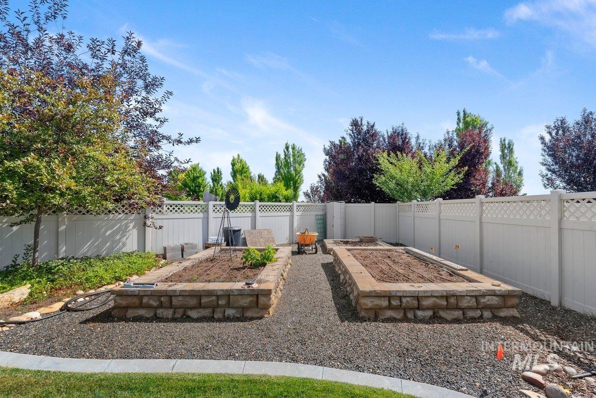 3820 W Daphne, Meridian, Idaho 83646, 7 Bedrooms, 3 Bathrooms, Residential For Sale, Price $899,900,MLS 98991601