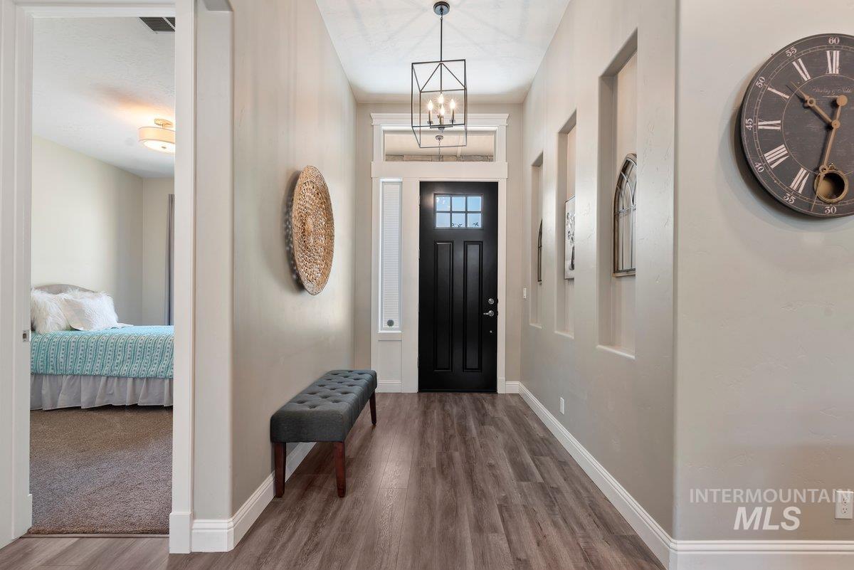 3820 W Daphne, Meridian, Idaho 83646, 7 Bedrooms, 3 Bathrooms, Residential For Sale, Price $899,900,MLS 98991601