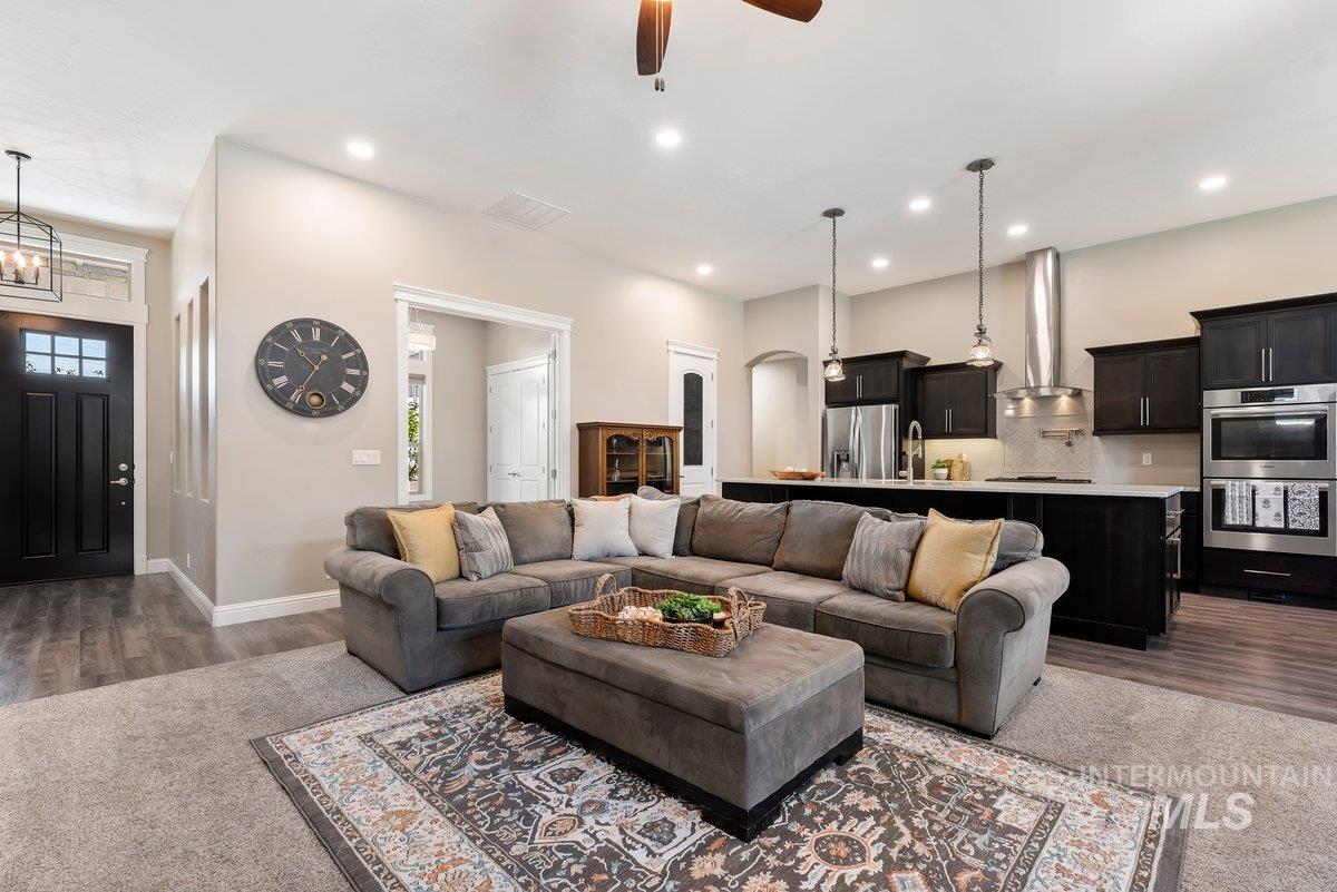 3820 W Daphne, Meridian, Idaho 83646, 7 Bedrooms, 3 Bathrooms, Residential For Sale, Price $899,900,MLS 98991601