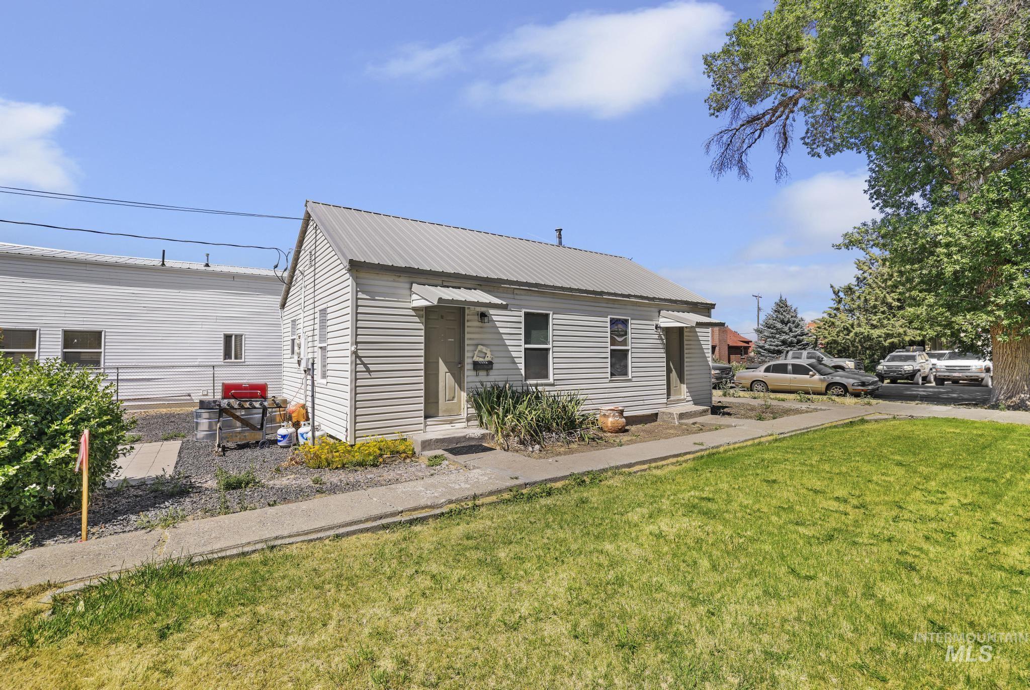 317 Idaho Street, Gooding, Idaho 83330, 2 Bedrooms, 1 Bathroom, Residential For Sale, Price $199,900, 98991603