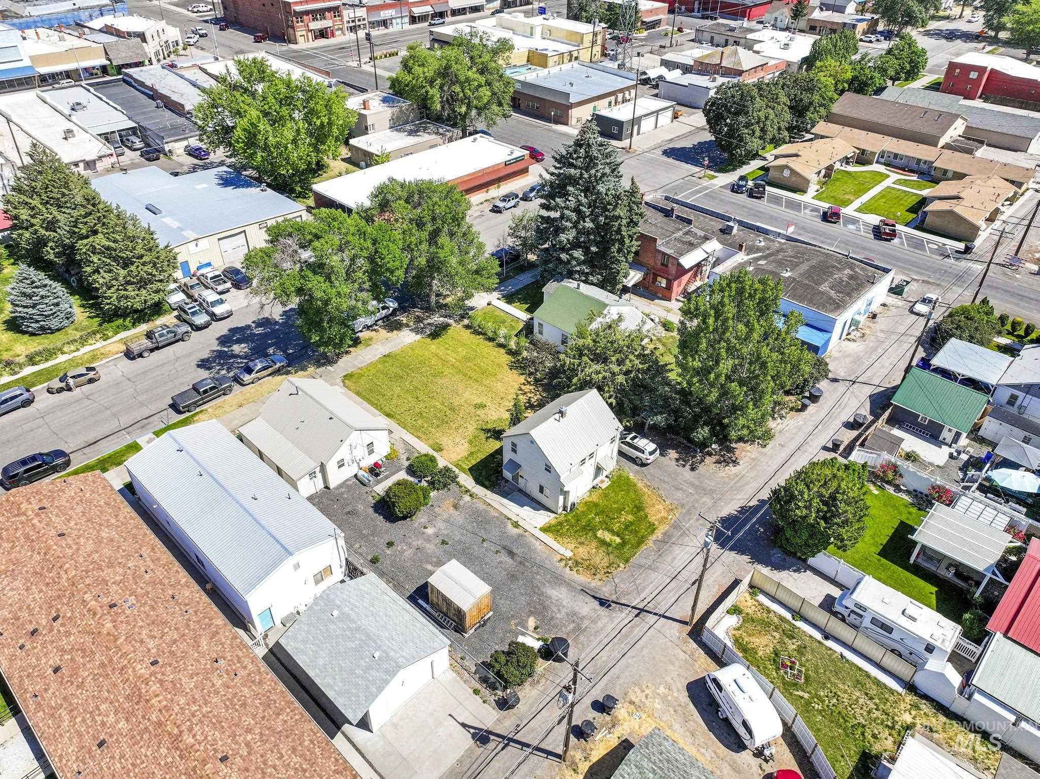 317 Idaho Street, Gooding, Idaho 83330, 2 Bedrooms, 1 Bathroom, Residential For Sale, Price $199,900, 98991603