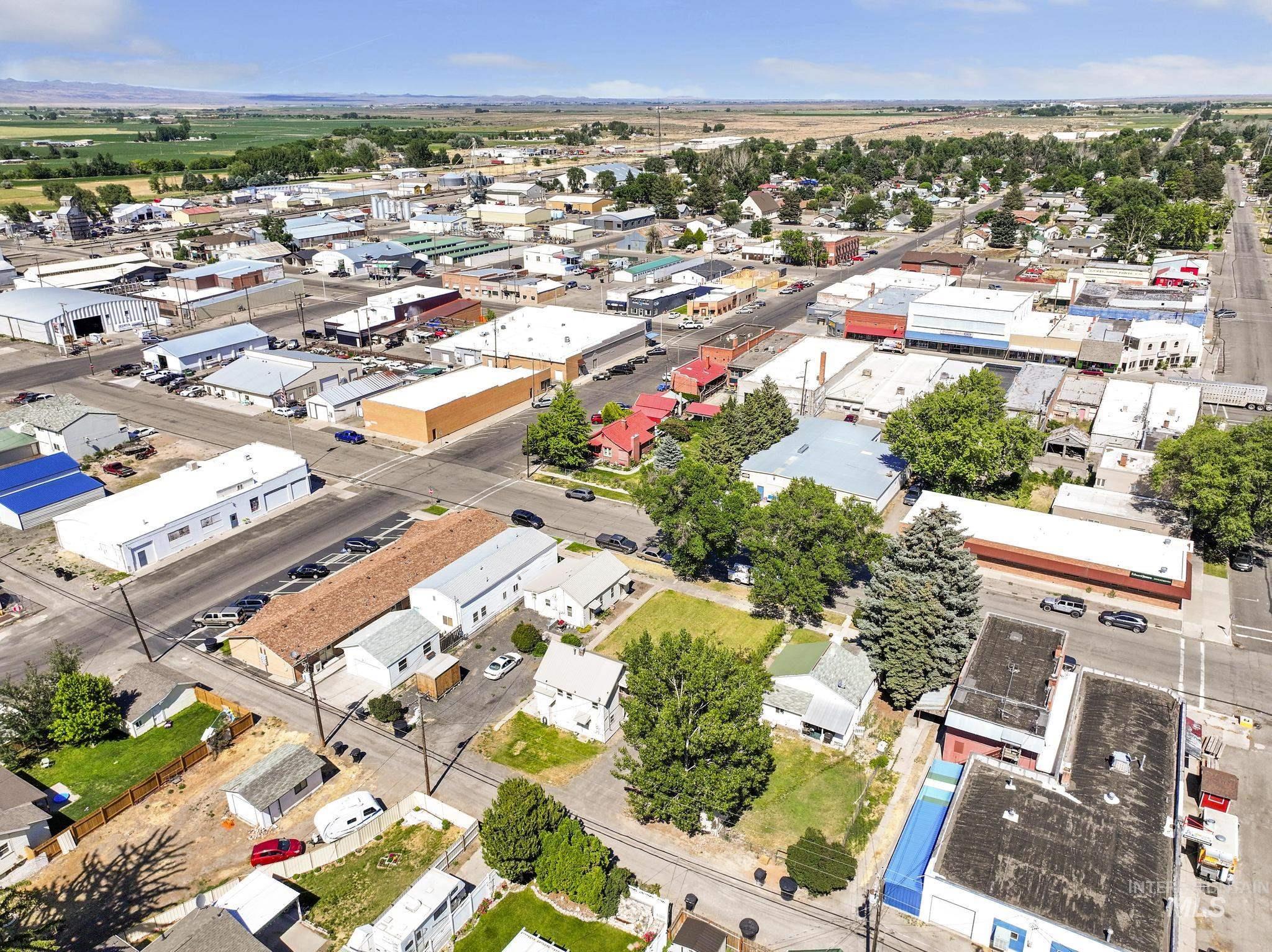 317 Idaho Street, Gooding, Idaho 83330, 2 Bedrooms, 1 Bathroom, Residential For Sale, Price $199,900, 98991603