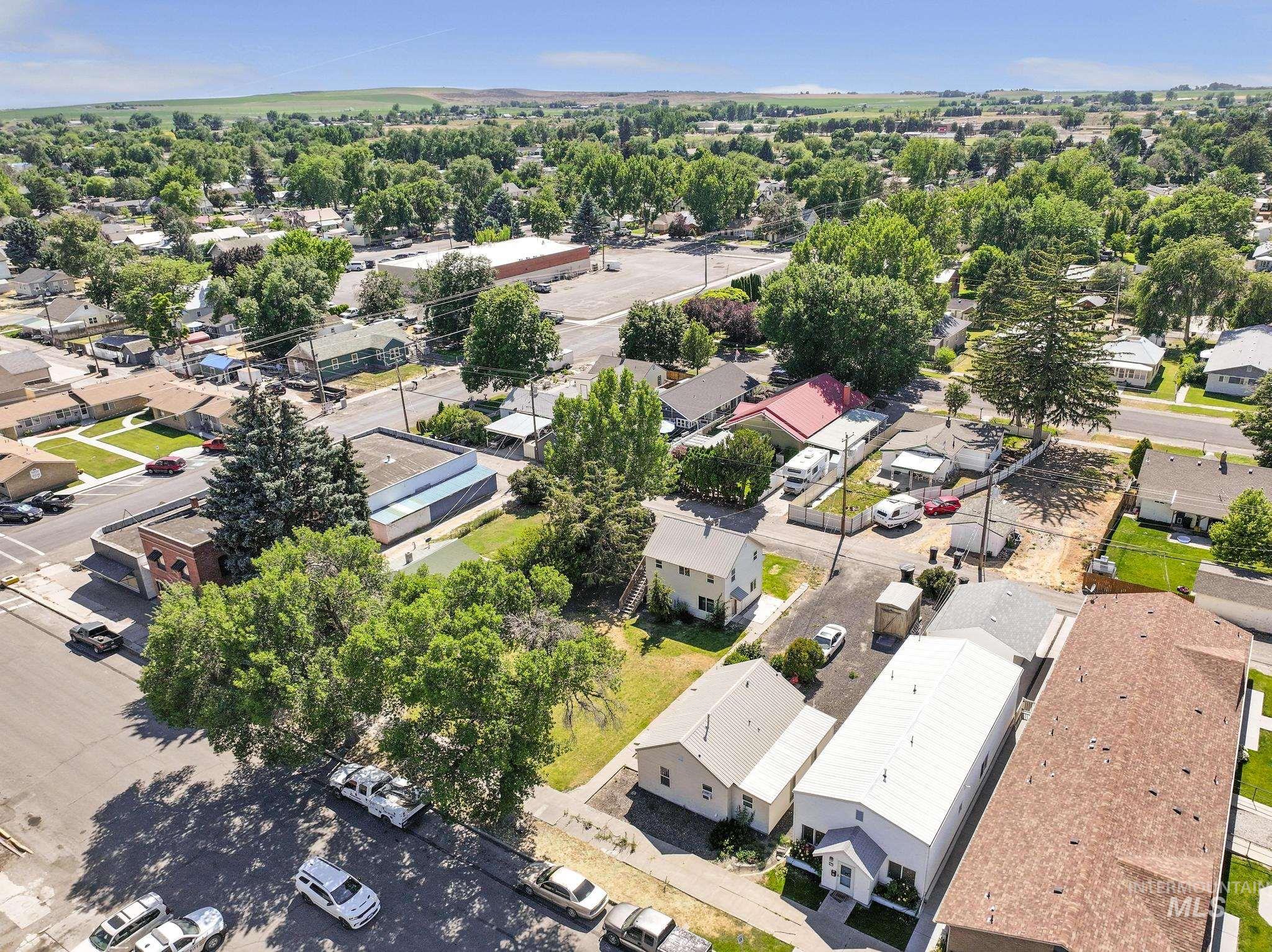 317 Idaho Street, Gooding, Idaho 83330, 2 Bedrooms, 1 Bathroom, Residential For Sale, Price $199,900, 98991603