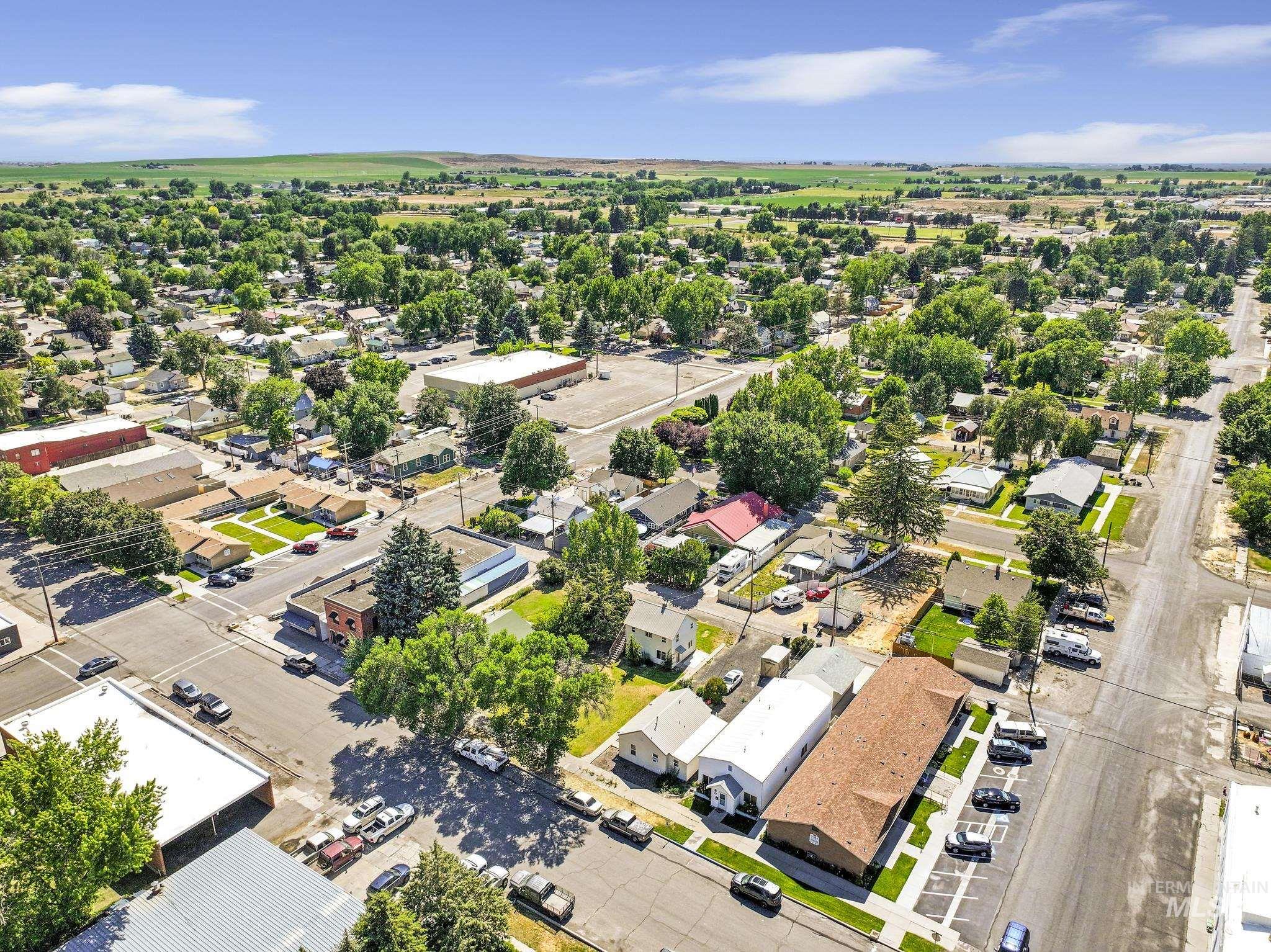 317 Idaho Street, Gooding, Idaho 83330, 2 Bedrooms, 1 Bathroom, Residential For Sale, Price $199,900, 98991603