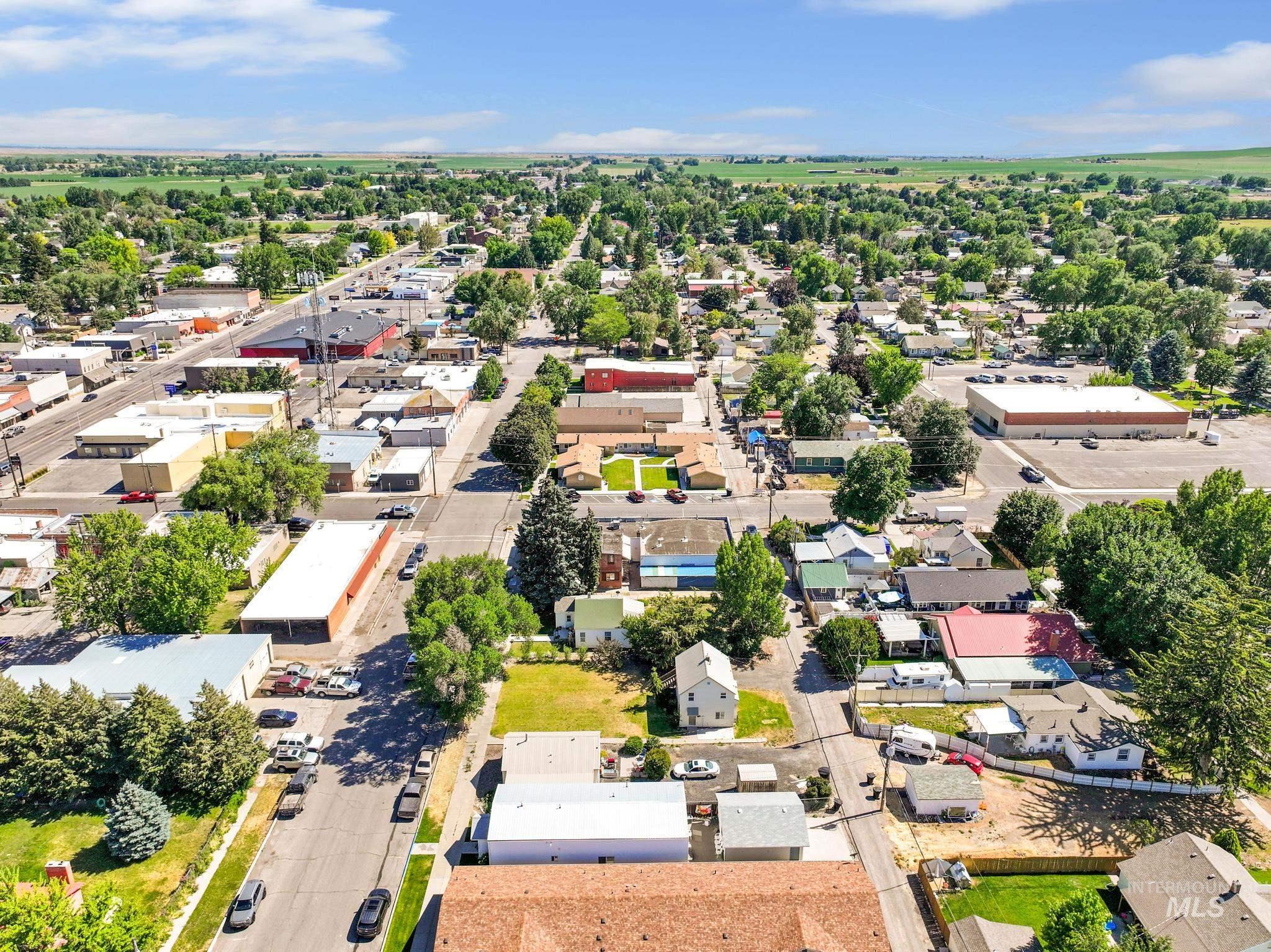 317 Idaho Street, Gooding, Idaho 83330, 2 Bedrooms, 1 Bathroom, Residential For Sale, Price $199,900, 98991603