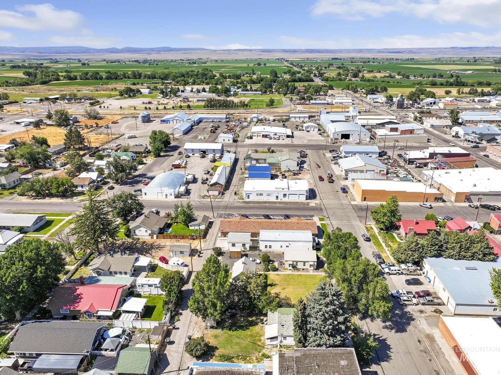 317 Idaho Street, Gooding, Idaho 83330, 2 Bedrooms, 1 Bathroom, Residential For Sale, Price $199,900, 98991603