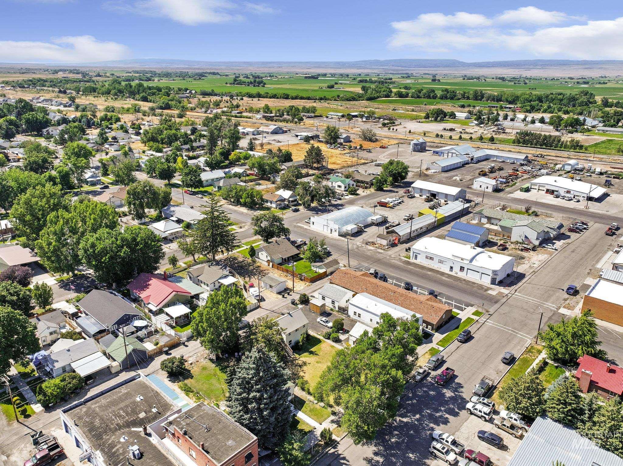 317 Idaho Street, Gooding, Idaho 83330, 2 Bedrooms, 1 Bathroom, Residential For Sale, Price $199,900, 98991603