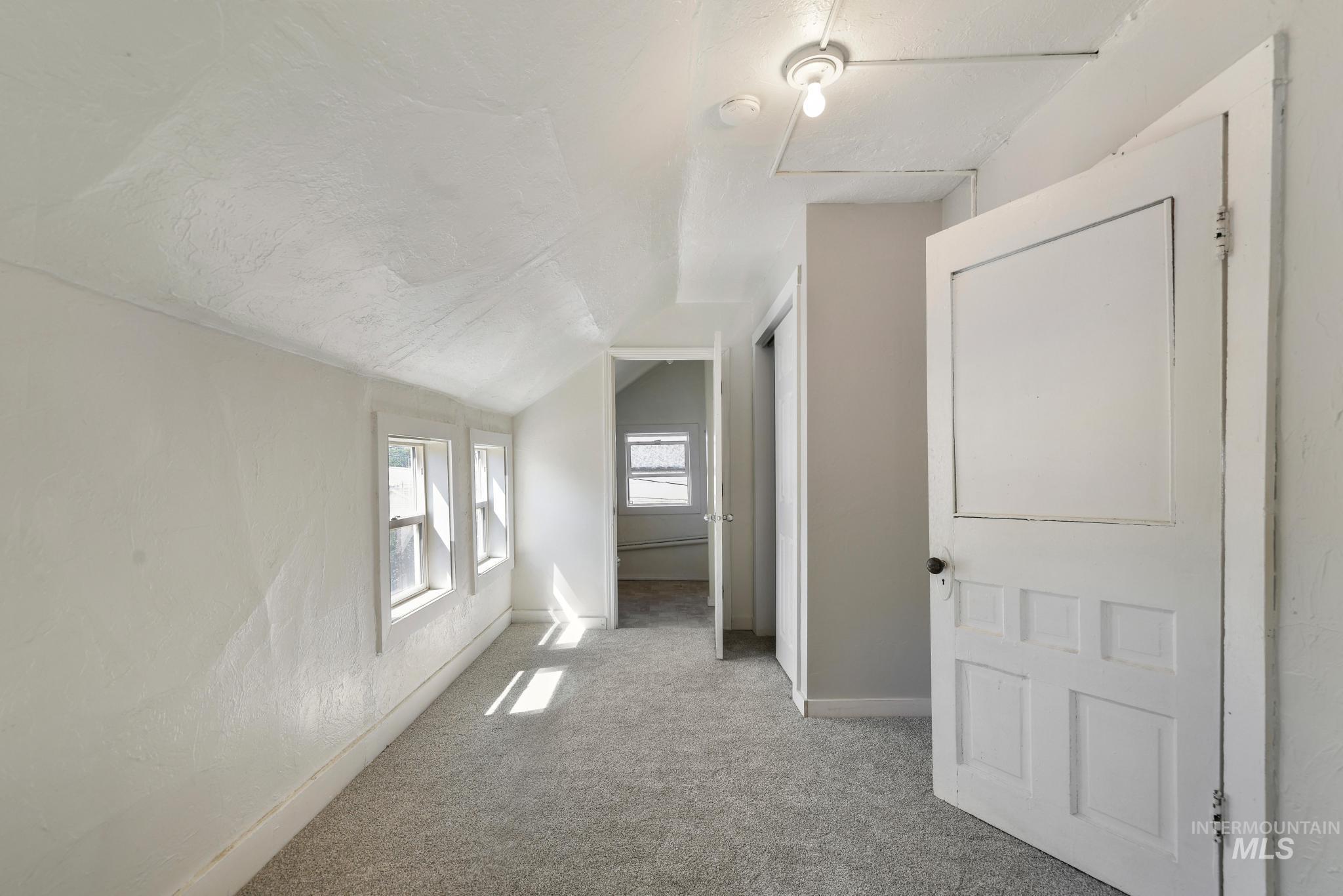 319/321 Idaho Street, Gooding, Idaho 83330, 1 Bedroom, 1 Bathroom, Residential Income For Sale, Price $239,900,MLS 98991604