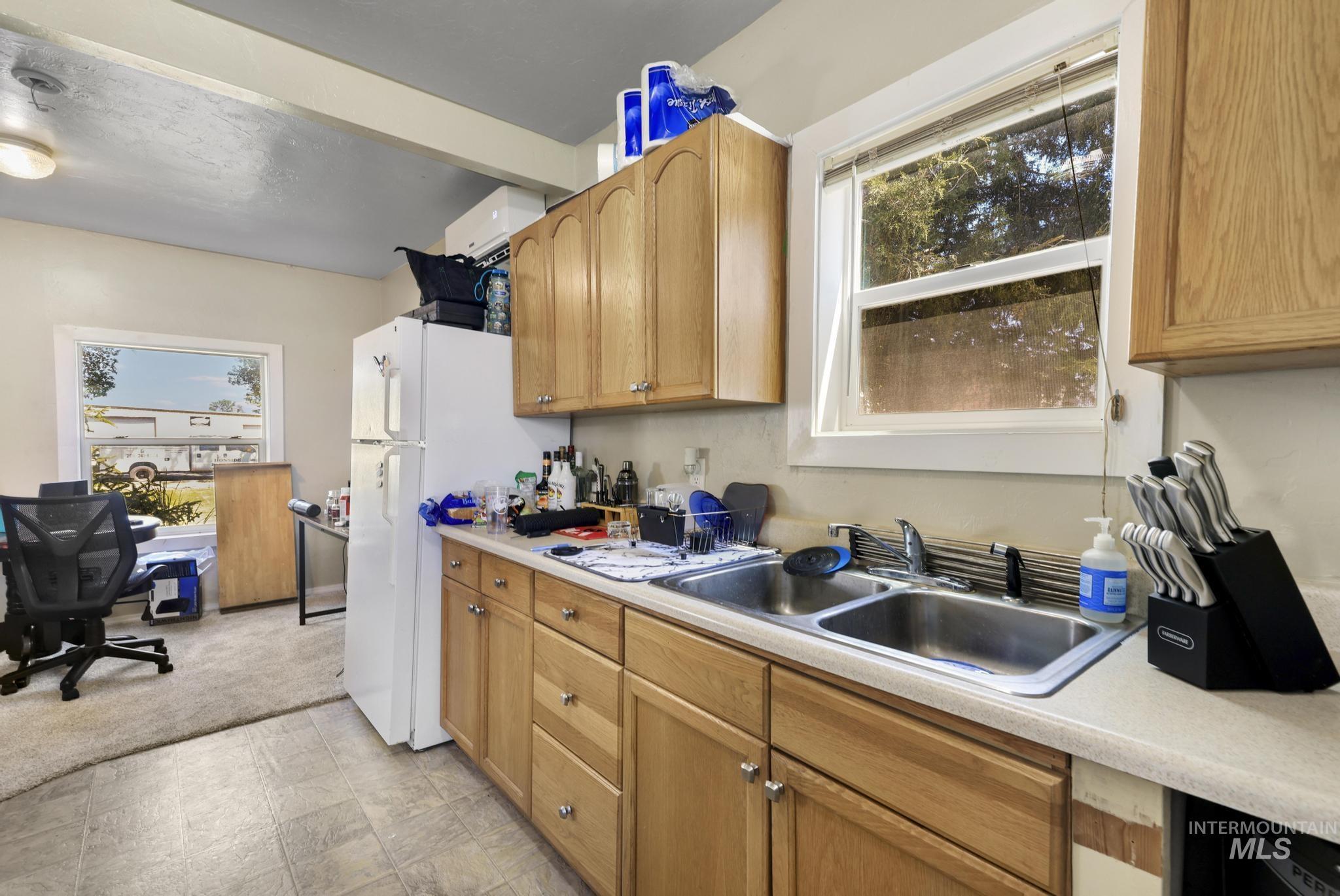 319/321 Idaho Street, Gooding, Idaho 83330, 1 Bedroom, 1 Bathroom, Residential Income For Sale, Price $239,900,MLS 98991604