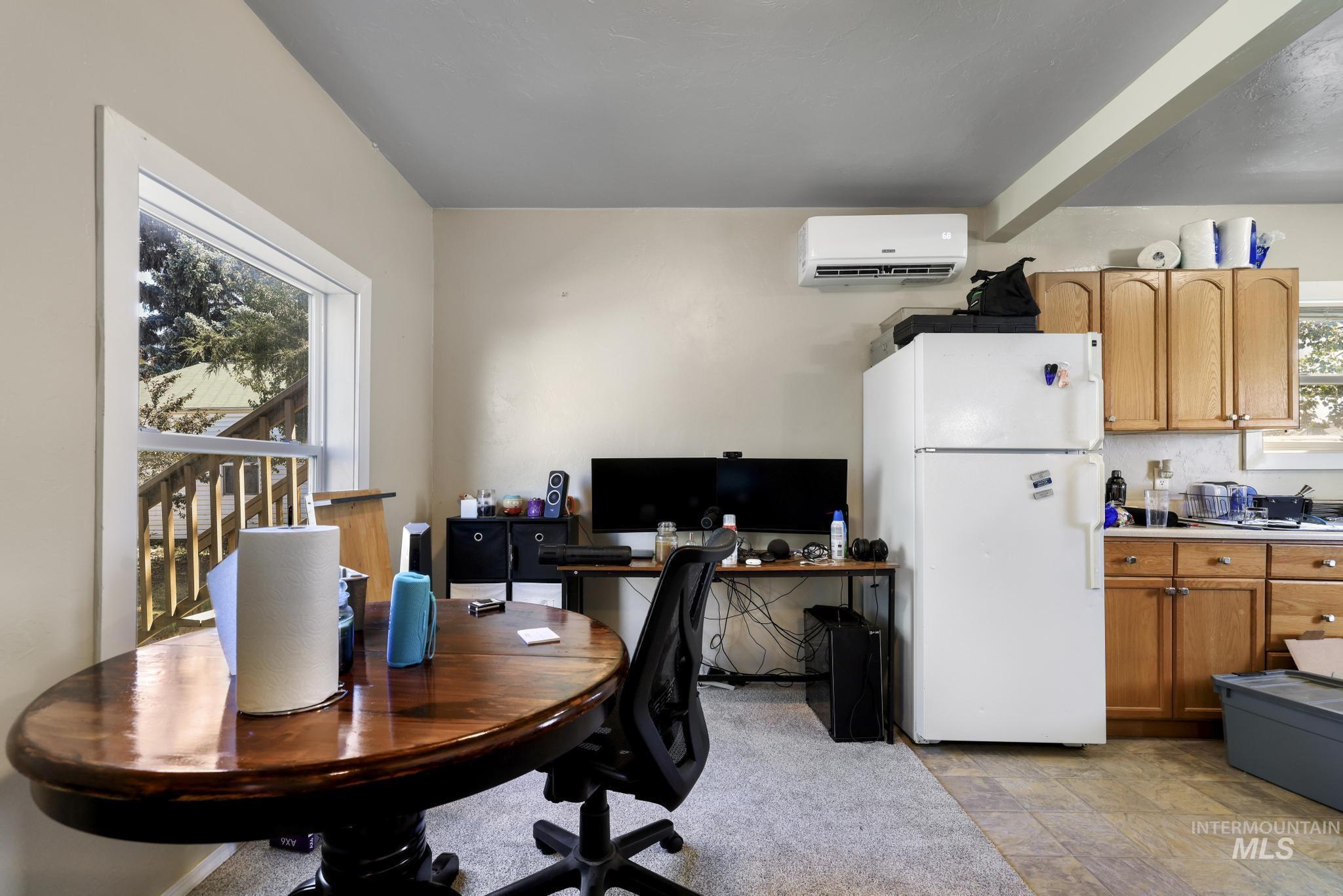 319/321 Idaho Street, Gooding, Idaho 83330, 1 Bedroom, 1 Bathroom, Residential Income For Sale, Price $239,900,MLS 98991604