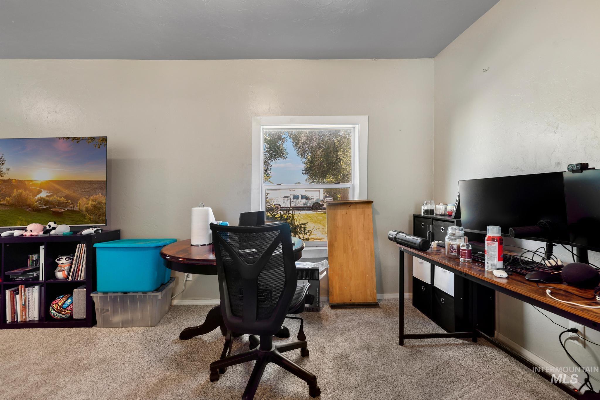 319/321 Idaho Street, Gooding, Idaho 83330, 1 Bedroom, 1 Bathroom, Residential Income For Sale, Price $239,900,MLS 98991604