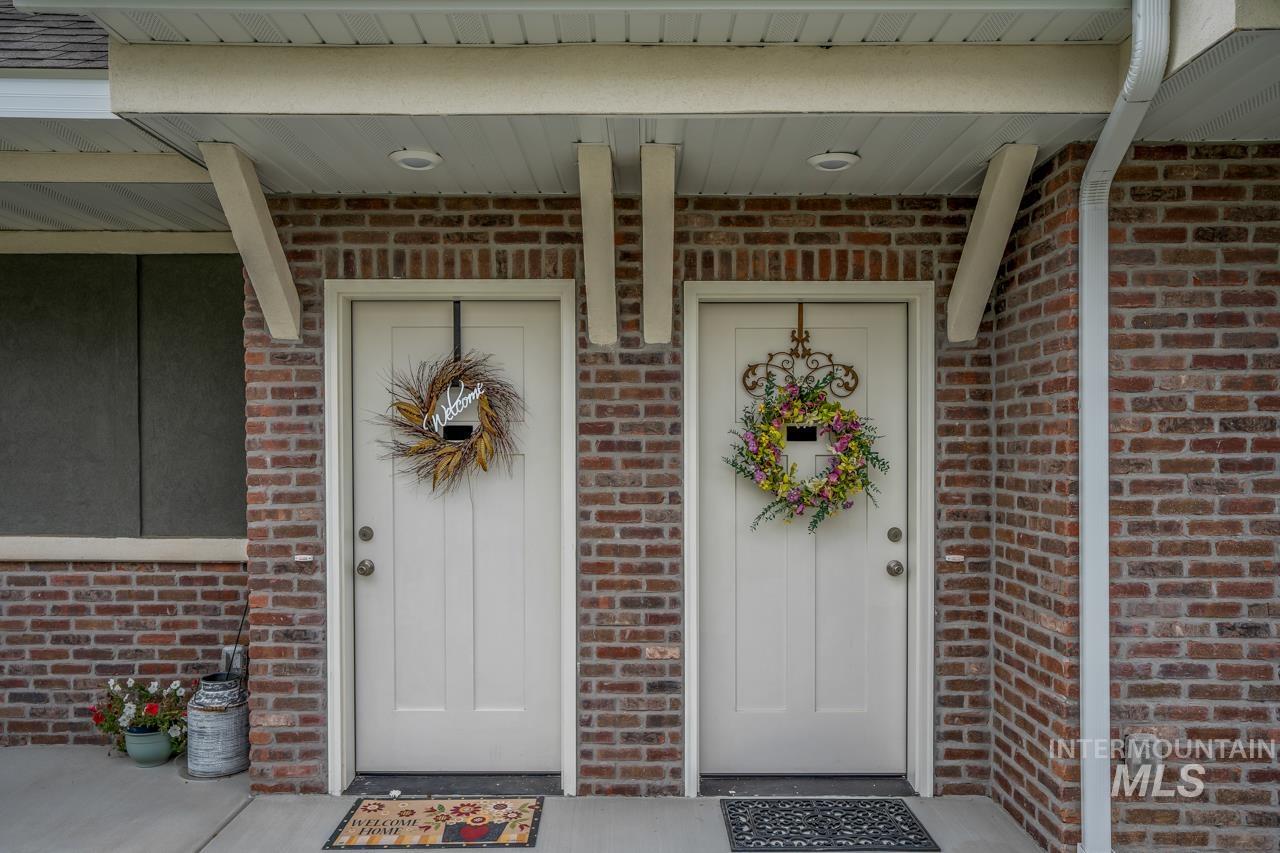 3710 N Centrepoint Way Bldg Q, Meridian, Idaho 83646, 3 Bedrooms, 2.5 Bathrooms, Residential Income For Sale, Price $1,195,000, 98991605