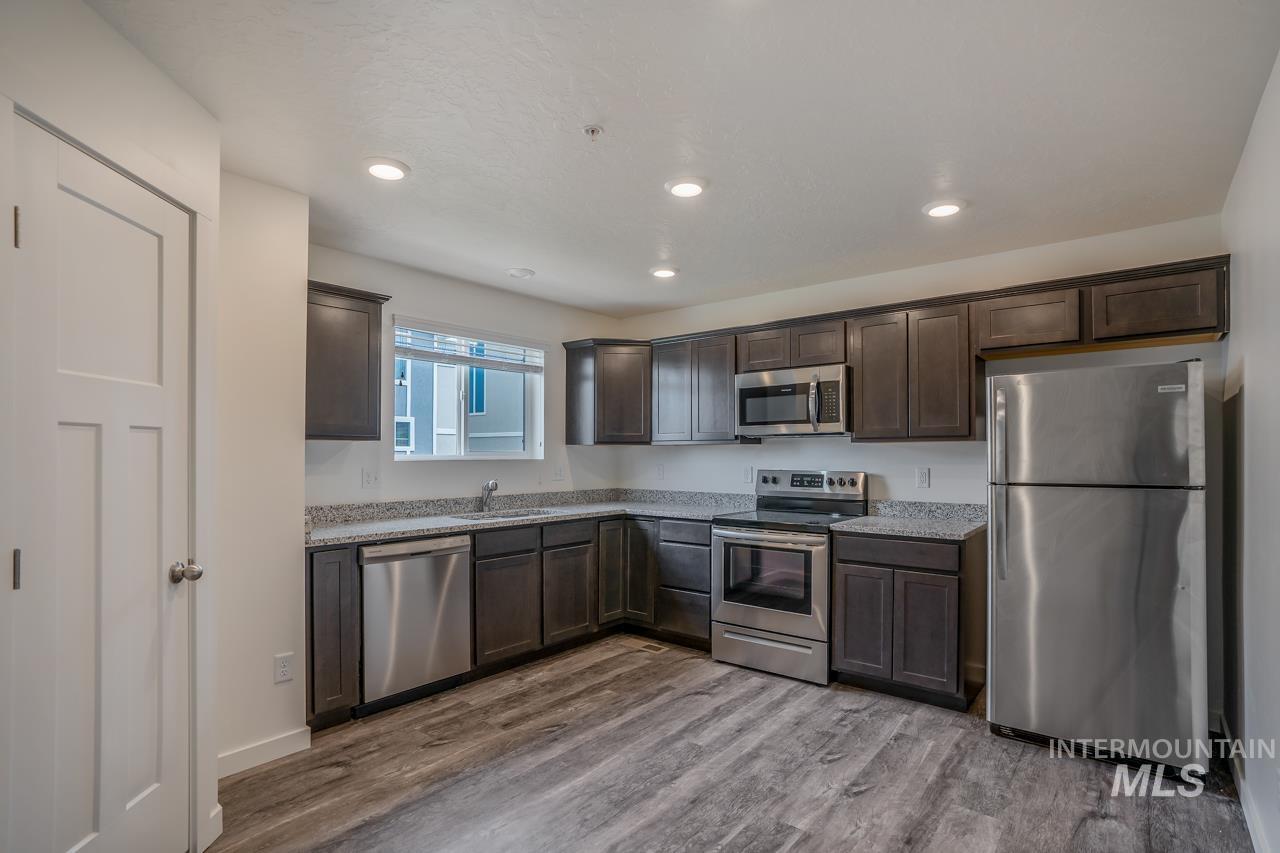 3710 N Centrepoint Way Bldg Q, Meridian, Idaho 83646, 3 Bedrooms, 2.5 Bathrooms, Residential Income For Sale, Price $1,195,000, 98991605