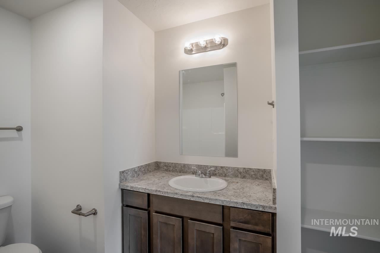 3710 N Centrepoint Way Bldg Q, Meridian, Idaho 83646, 3 Bedrooms, 2.5 Bathrooms, Residential Income For Sale, Price $1,195,000, 98991605