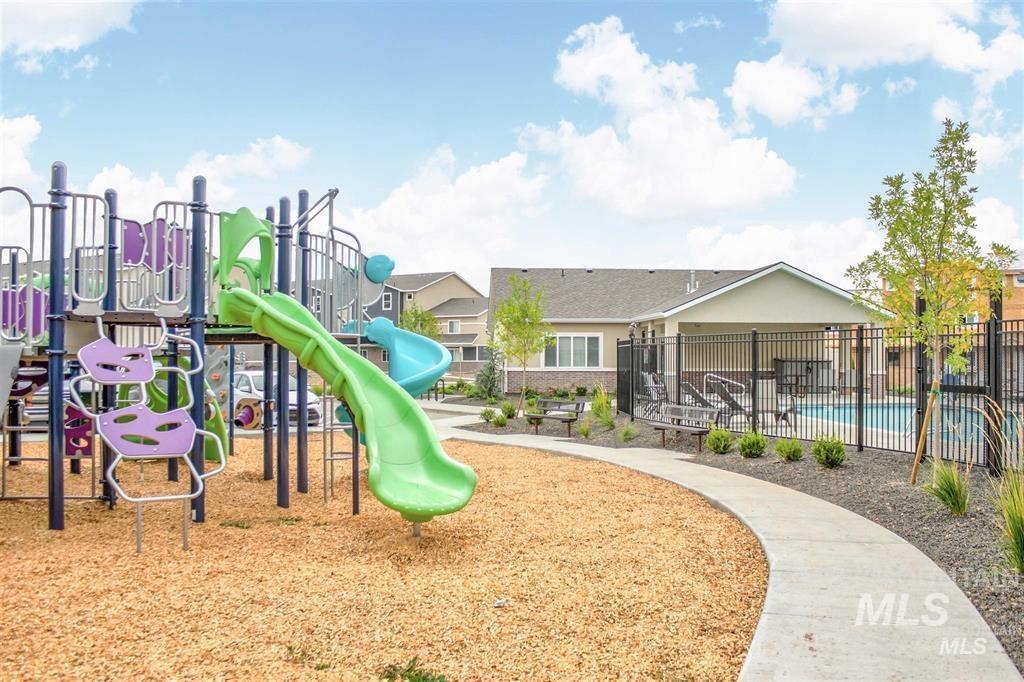 3710 N Centrepoint Way Bldg Q, Meridian, Idaho 83646, 3 Bedrooms, 2.5 Bathrooms, Residential Income For Sale, Price $1,195,000, 98991605