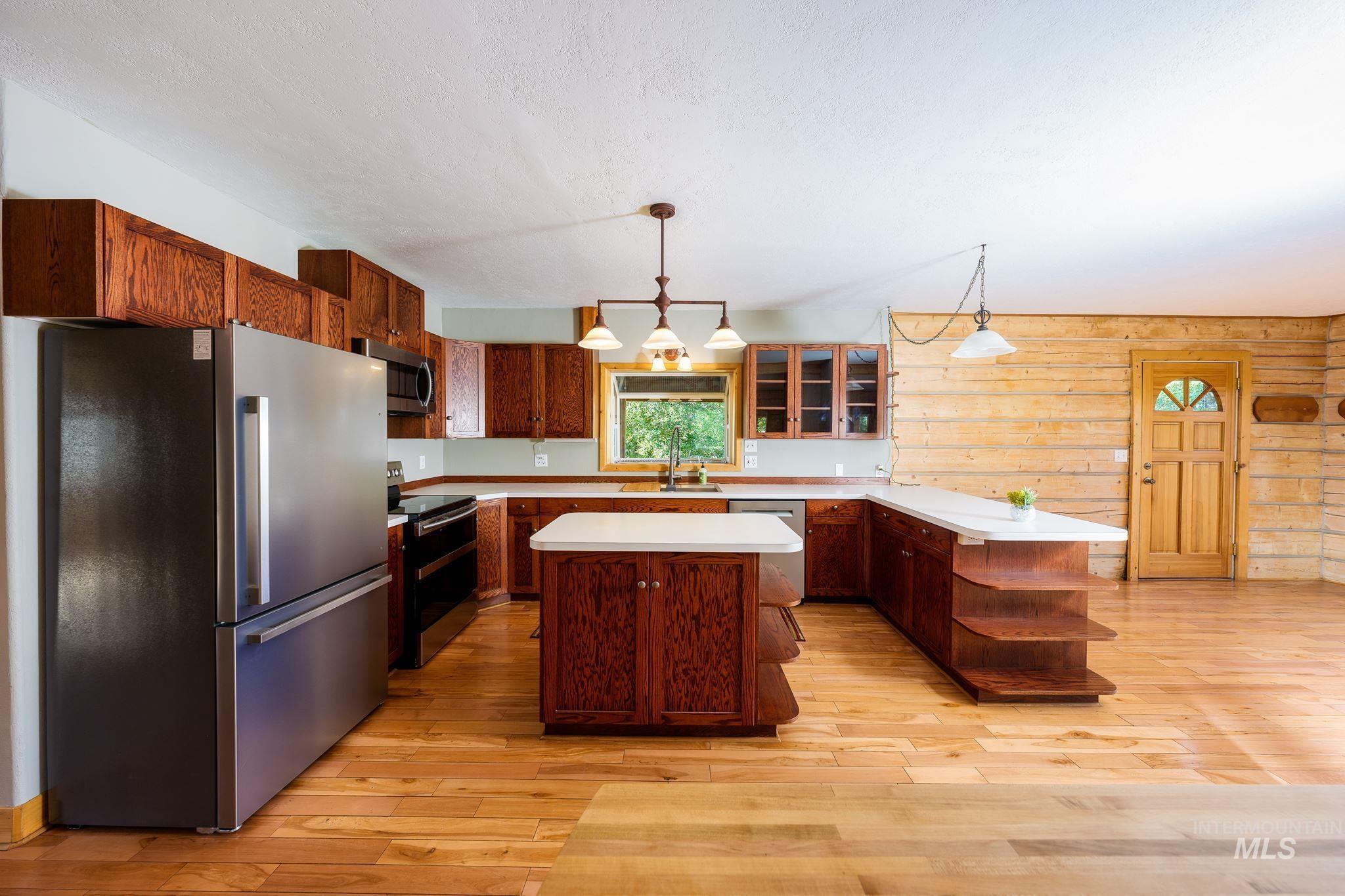 13947 Easy St, McCall, Idaho 83638, 3 Bedrooms, 2 Bathrooms, Residential For Sale, Price $946,000,MLS 98991606
