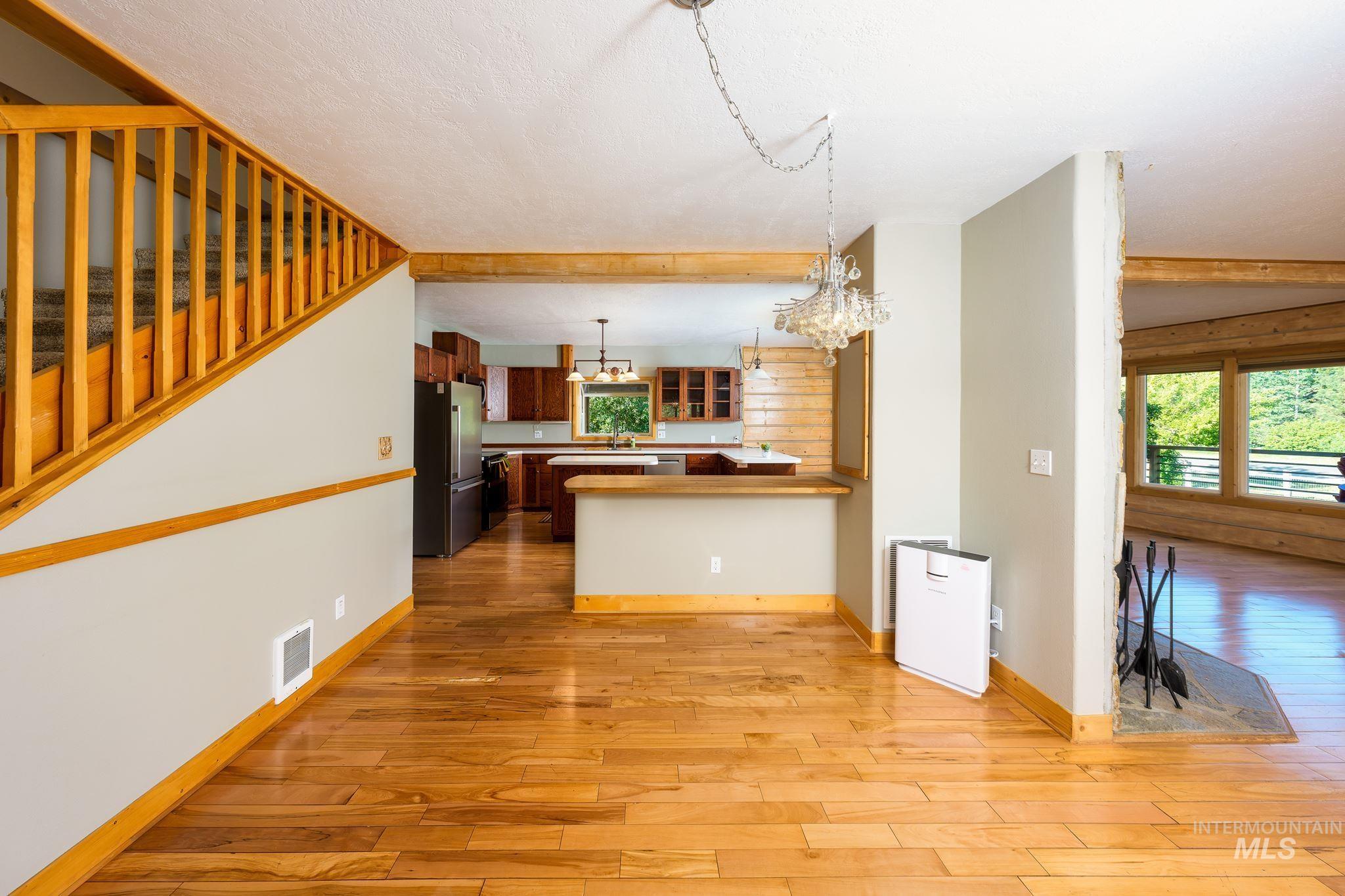 13947 Easy St, McCall, Idaho 83638, 3 Bedrooms, 2 Bathrooms, Residential For Sale, Price $946,000,MLS 98991606