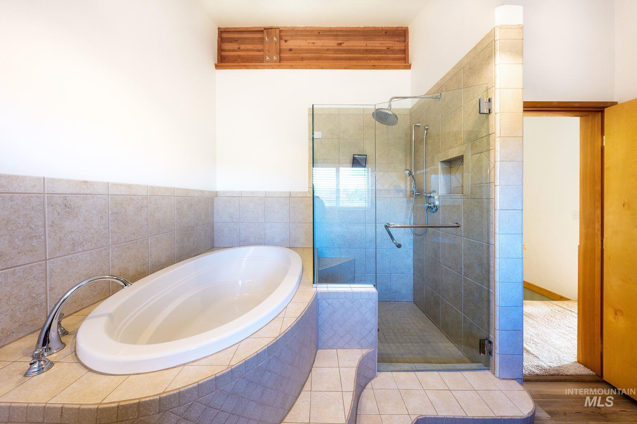 13947 Easy St, McCall, Idaho 83638, 3 Bedrooms, 2 Bathrooms, Residential For Sale, Price $946,000,MLS 98991606