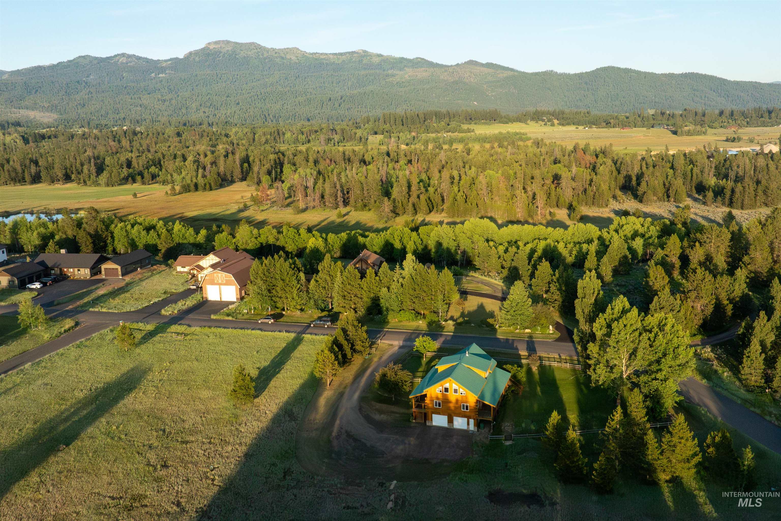13947 Easy St, McCall, Idaho 83638, 3 Bedrooms, 2 Bathrooms, Residential For Sale, Price $946,000, 98991606