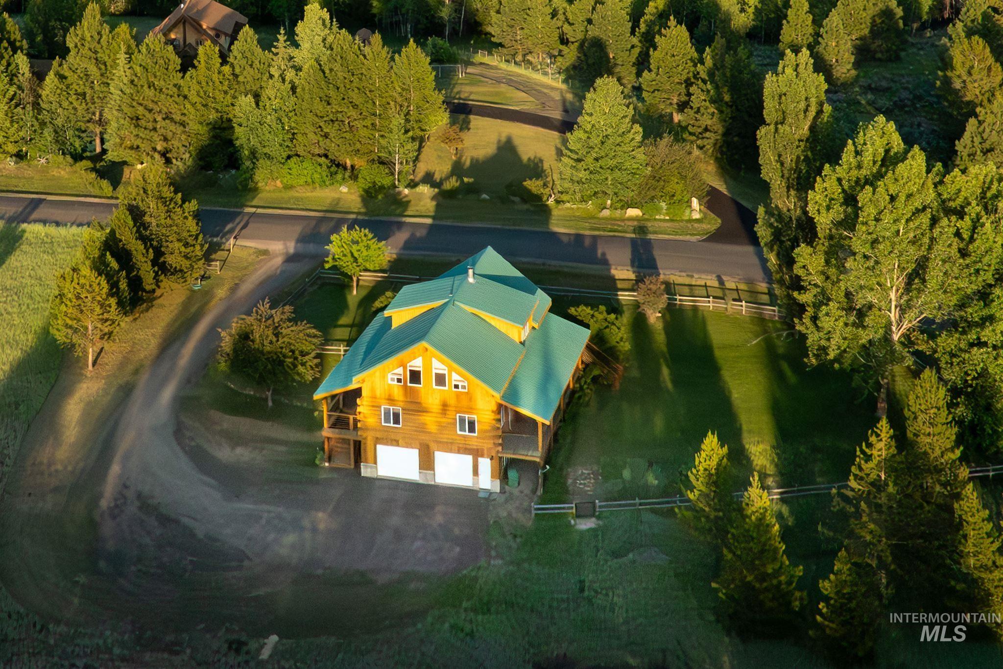 13947 Easy St, McCall, Idaho 83638, 3 Bedrooms, 2 Bathrooms, Residential For Sale, Price $946,000,MLS 98991606