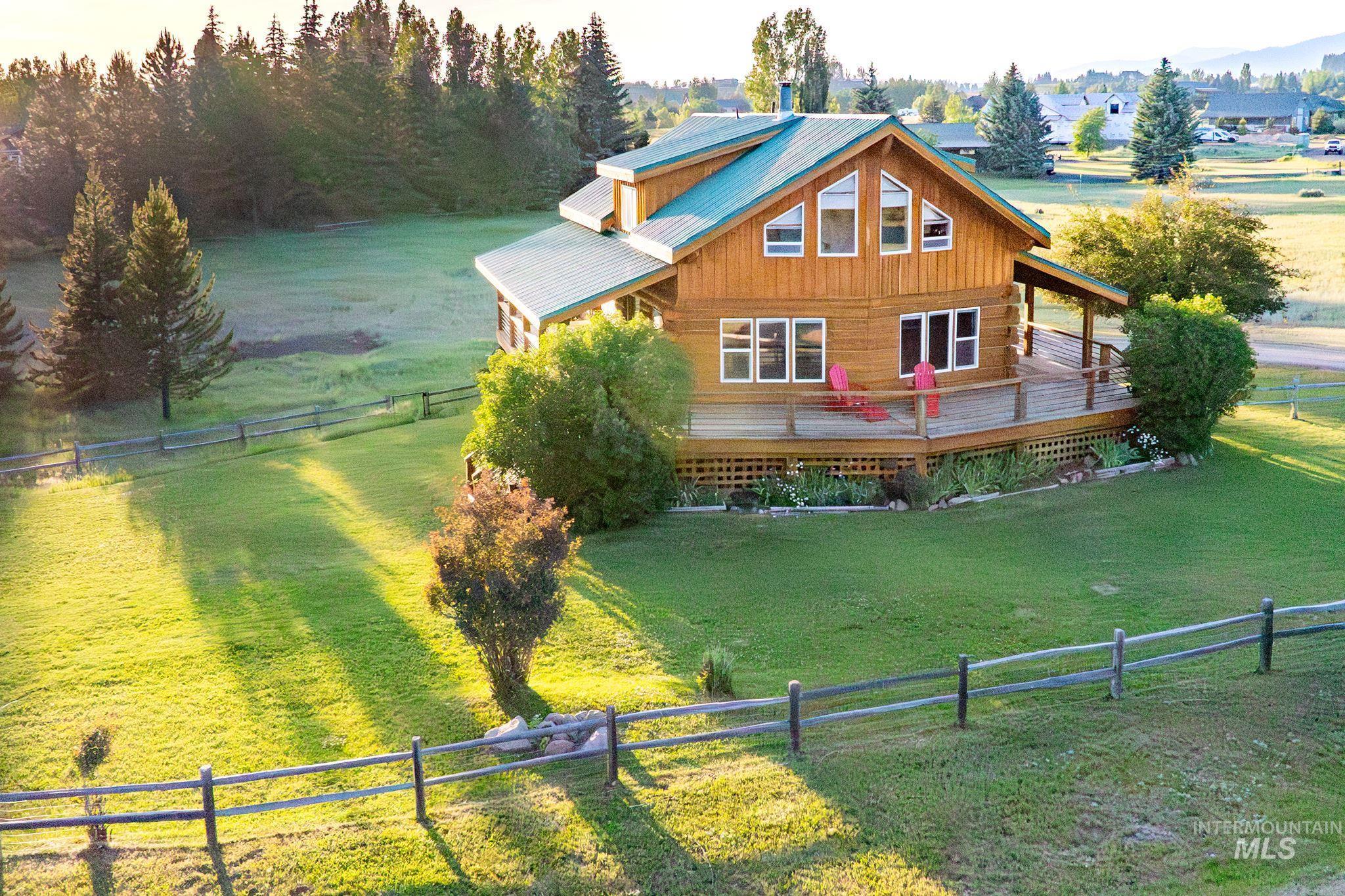 13947 Easy St, McCall, Idaho 83638, 3 Bedrooms, 2 Bathrooms, Residential For Sale, Price $946,000,MLS 98991606