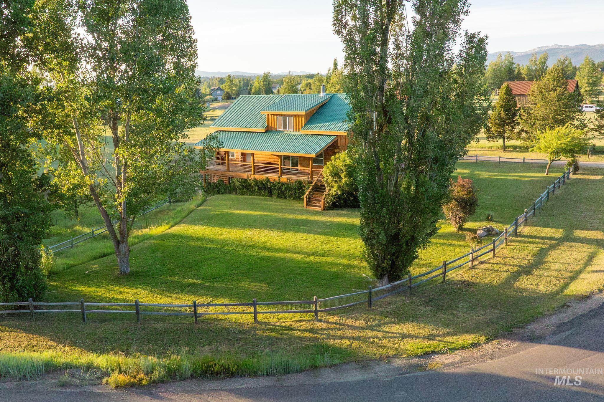 13947 Easy St, McCall, Idaho 83638, 3 Bedrooms, 2 Bathrooms, Residential For Sale, Price $946,000,MLS 98991606