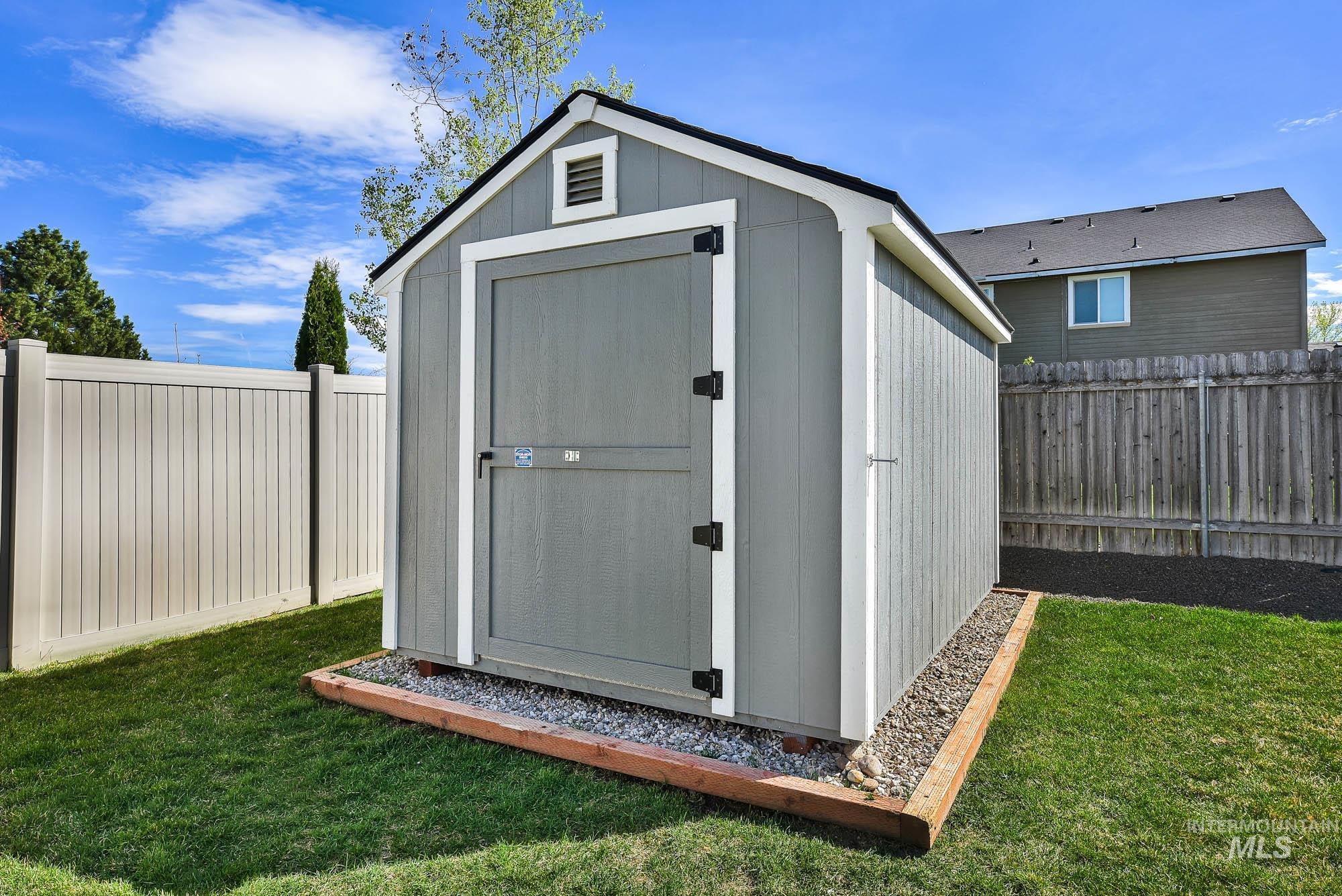 8293 E Copenhaver St, Nampa, Idaho 83687, 3 Bedrooms, 2 Bathrooms, Residential For Sale, Price $400,000, 98991607