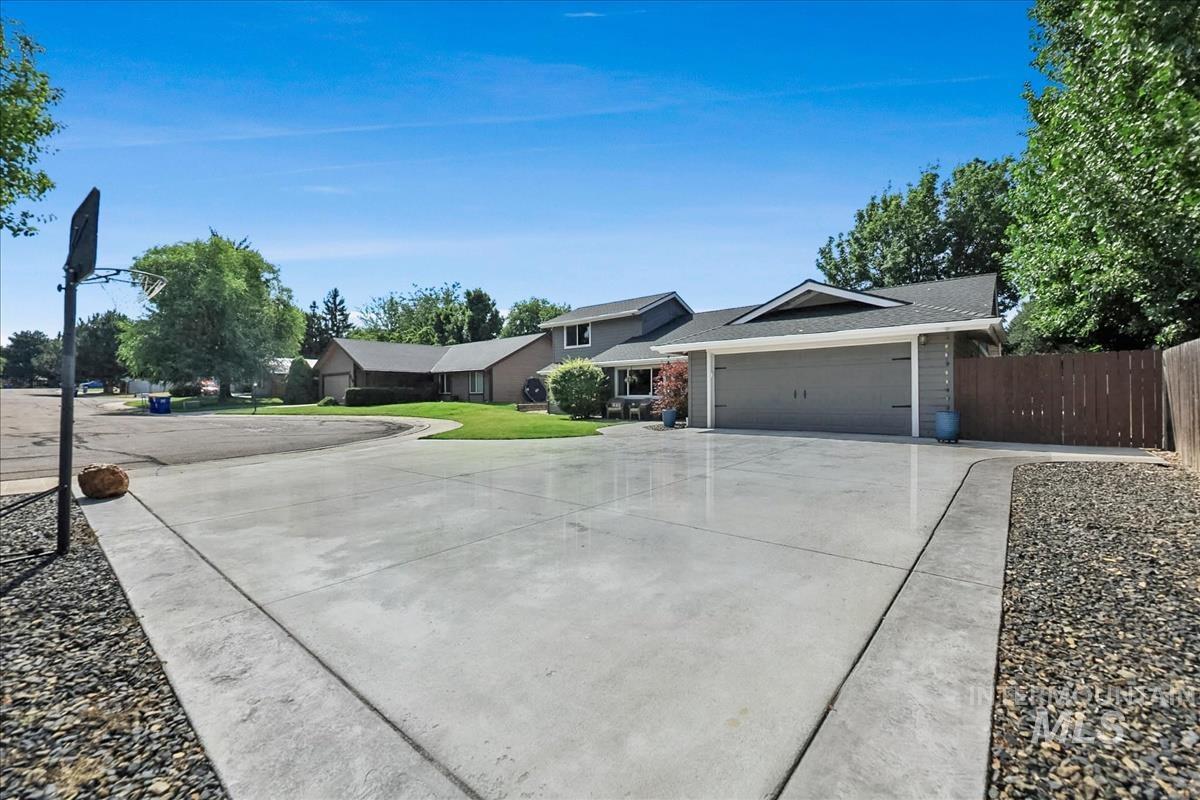 171 E Northview Dr, Eagle, Idaho 83616, 6 Bedrooms, 4 Bathrooms, Residential For Sale, Price $714,990,MLS 98991609