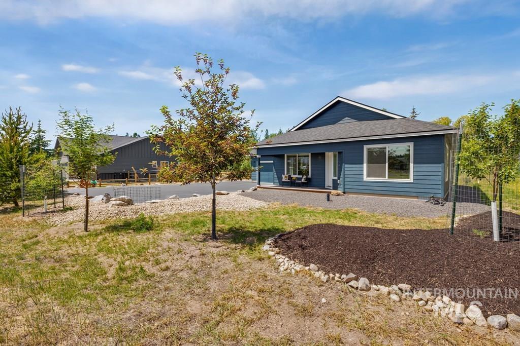 1023 Kaitlyn Loop, McCall, Idaho 83638, 3 Bedrooms, 2 Bathrooms, Residential For Sale, Price $749,000,MLS 98991611