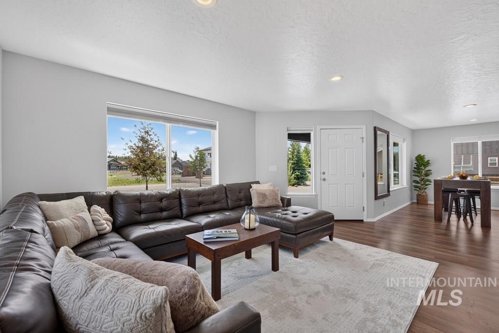 1023 Kaitlyn Loop, McCall, Idaho 83638, 3 Bedrooms, 2 Bathrooms, Residential For Sale, Price $749,000,MLS 98991611