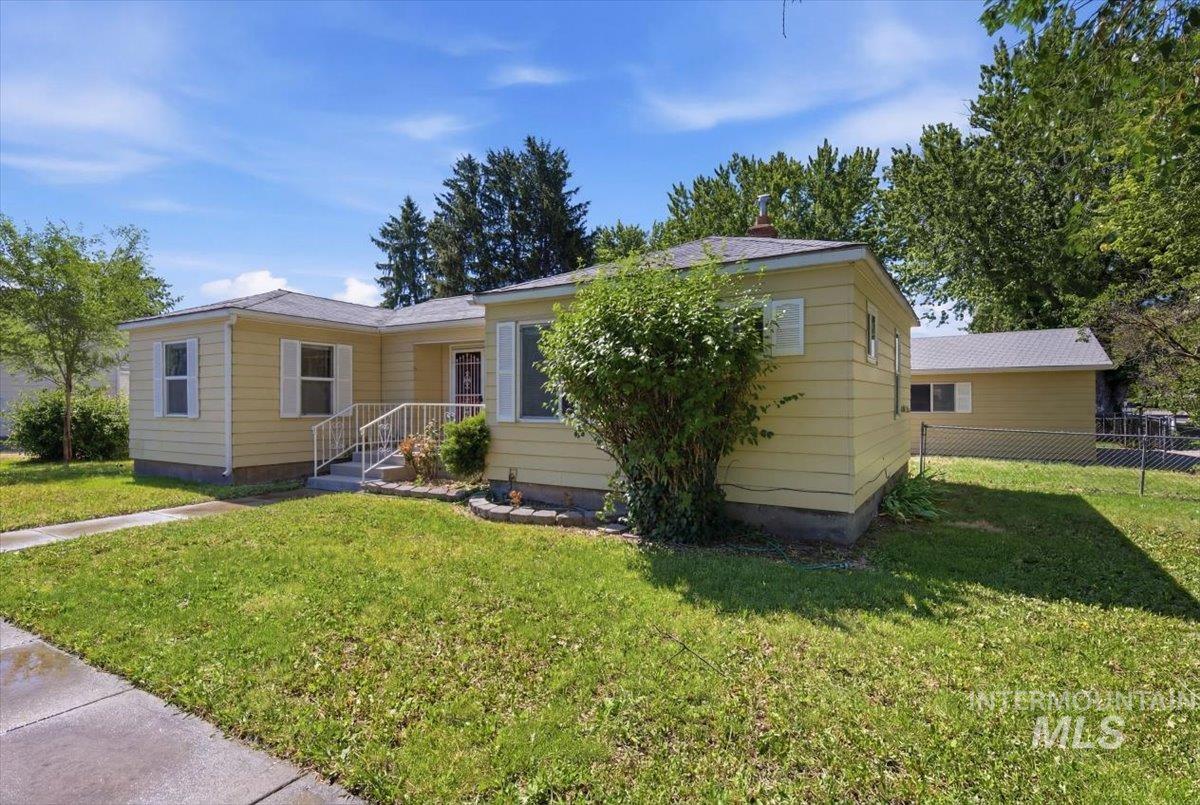 5519 W Grover Street, Boise, Idaho 83705, 3 Bedrooms, 1 Bathroom, Residential For Sale, Price $424,000,MLS 98991613