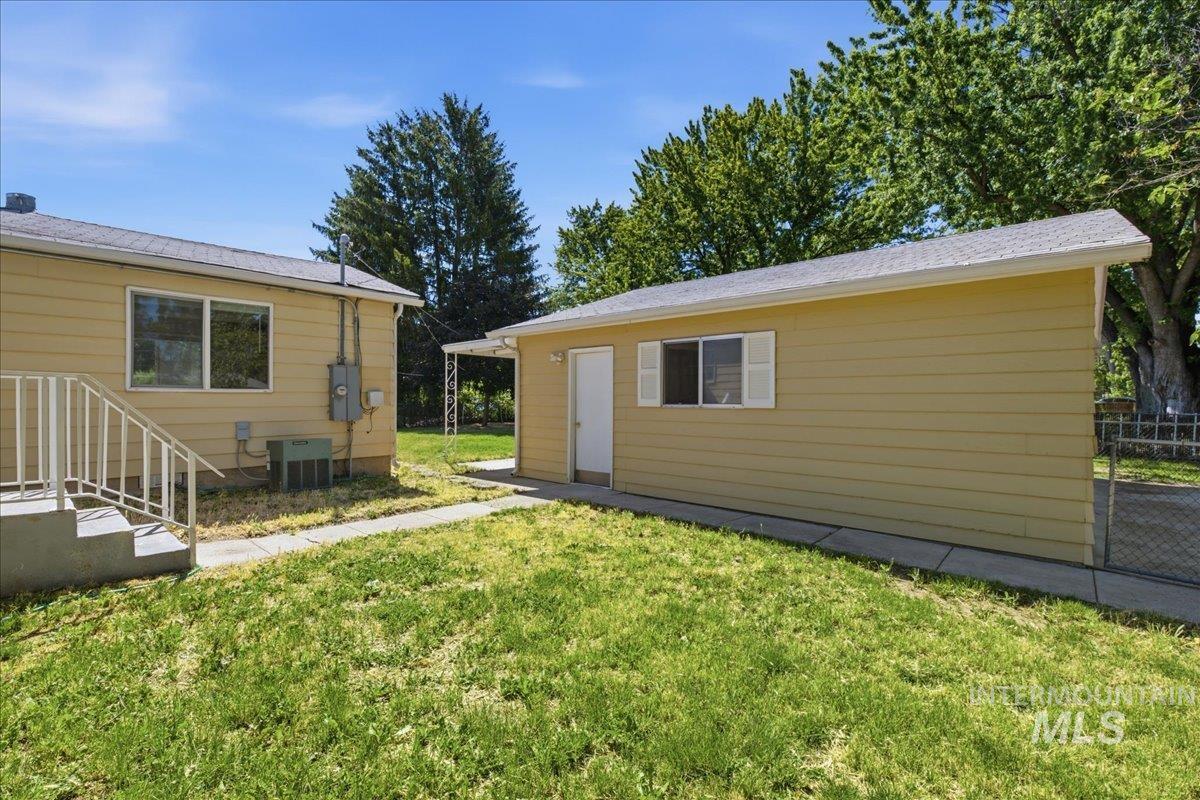 5519 W Grover Street, Boise, Idaho 83705, 3 Bedrooms, 1 Bathroom, Residential For Sale, Price $424,000,MLS 98991613