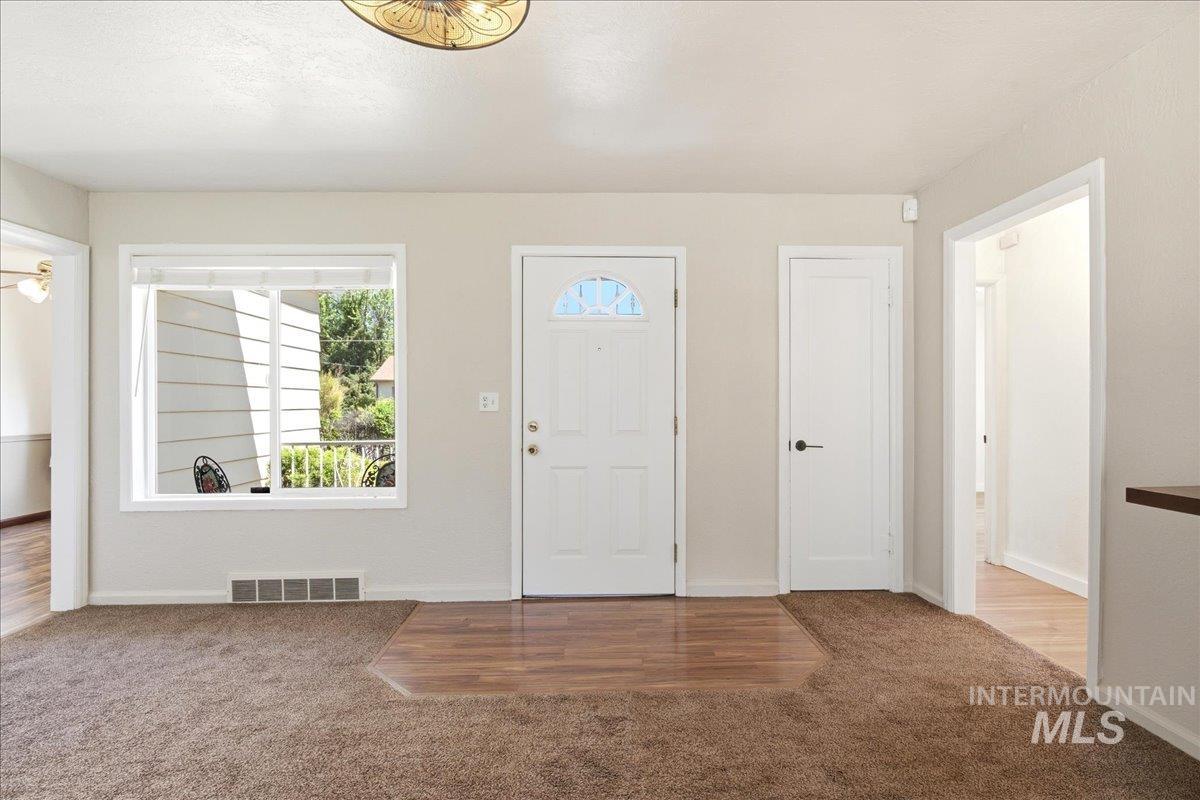 5519 W Grover Street, Boise, Idaho 83705, 3 Bedrooms, 1 Bathroom, Residential For Sale, Price $424,000,MLS 98991613