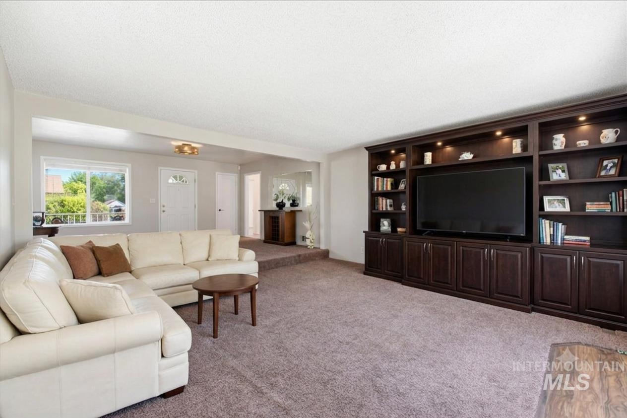 5519 W Grover Street, Boise, Idaho 83705, 3 Bedrooms, 1 Bathroom, Residential For Sale, Price $424,000,MLS 98991613