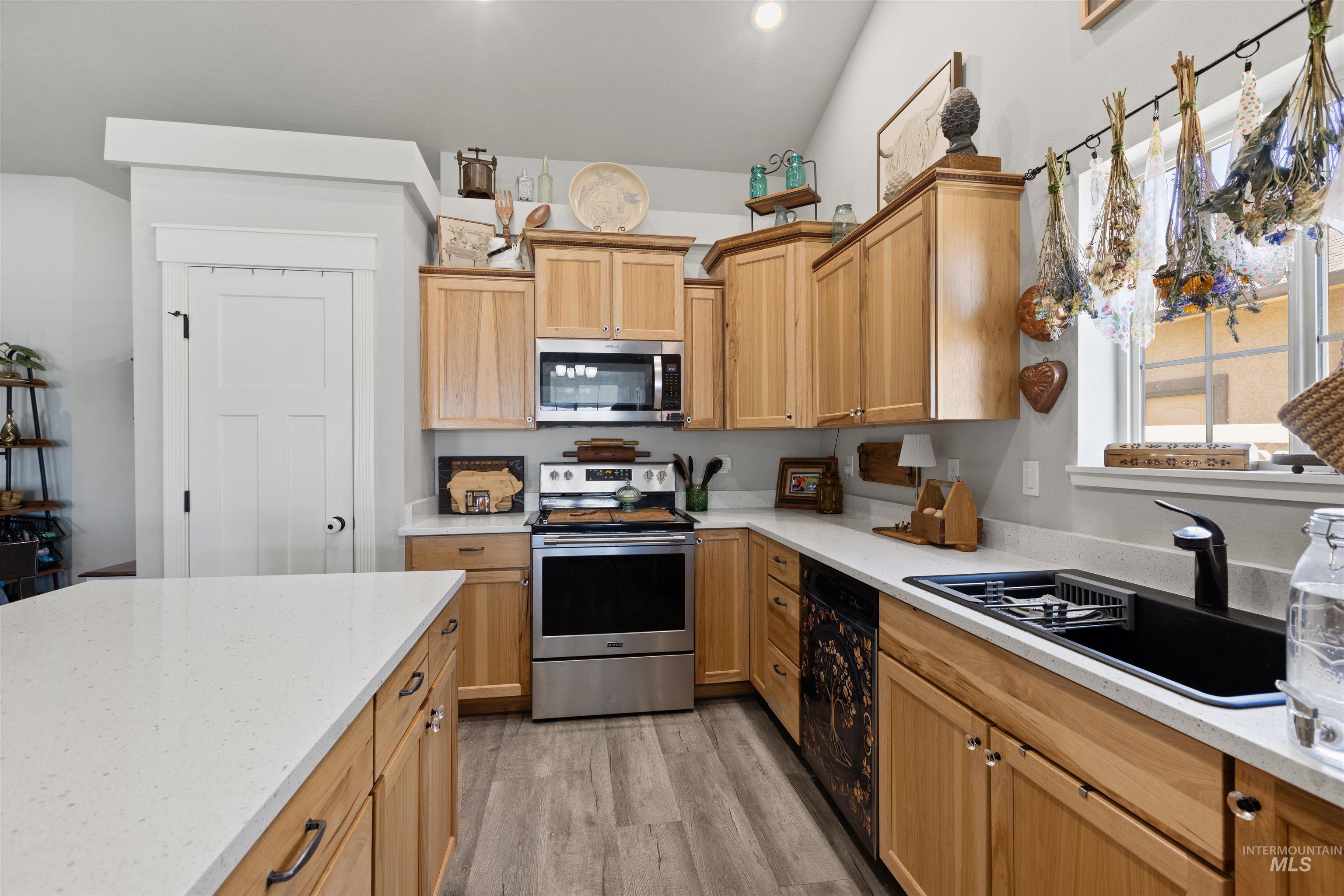 1877 Walnut Ave, Fruitland, Idaho 83619, 3 Bedrooms, 2 Bathrooms, Residential For Sale, Price $469,000,MLS 98991614