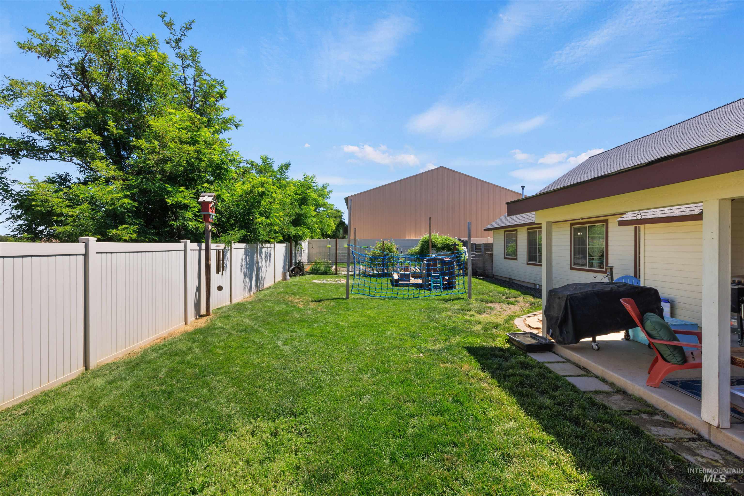 1877 Walnut Ave, Fruitland, Idaho 83619, 3 Bedrooms, 2 Bathrooms, Residential For Sale, Price $469,000,MLS 98991614